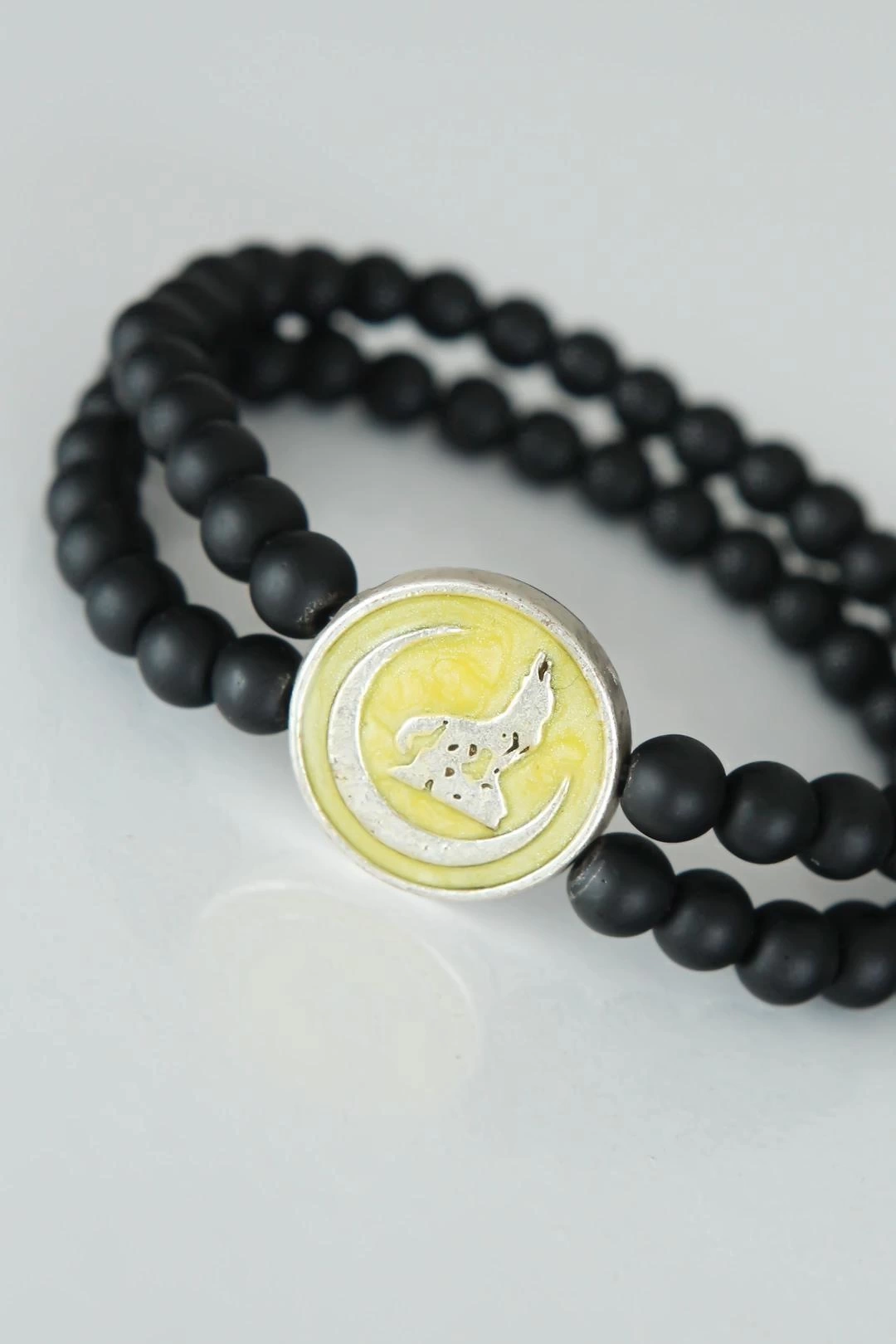 Bozkurt Figürlü Sarı Renk Silver Metal Aksesuarlı Çift Sıra Oniks Doğal Taş Erkek Bileklik