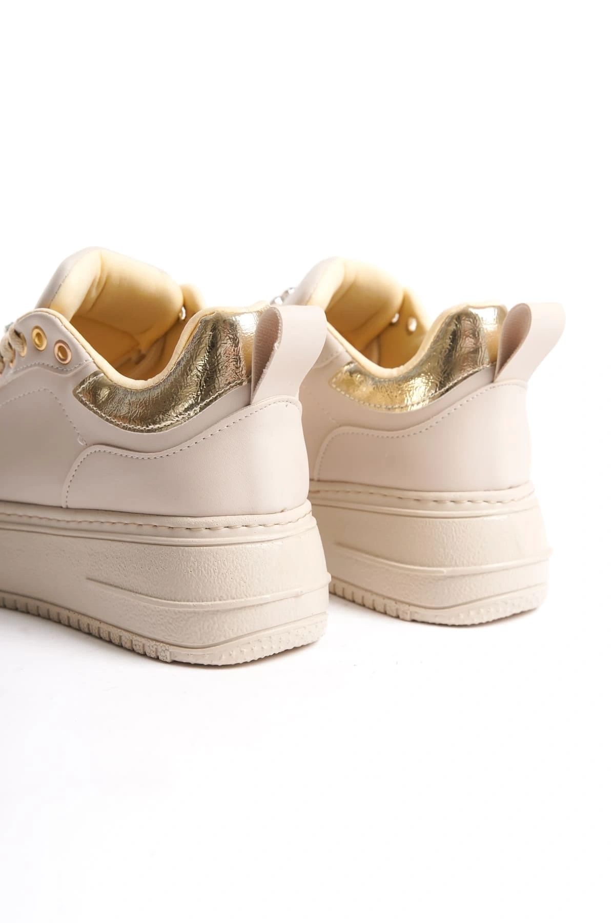 BRIANNA Bağcıklı Ortopedik Taban Renkli Taş Dekorlu Kadın Sneaker Spor Ayakkabı  CKT - Krem/Altın