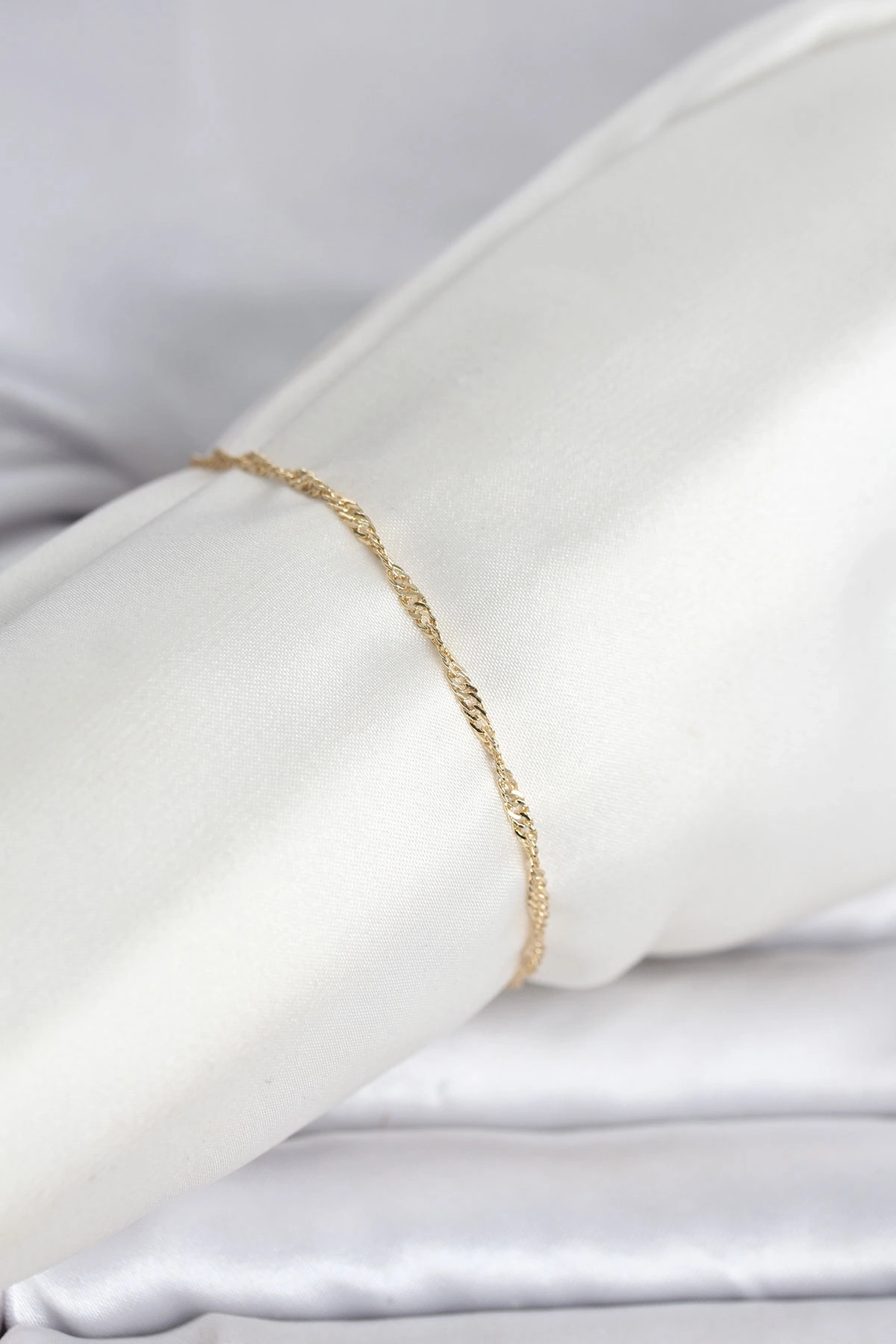 CM 14K Gold Renk Ezme Burgu Zincir Model Kadın Bileklik