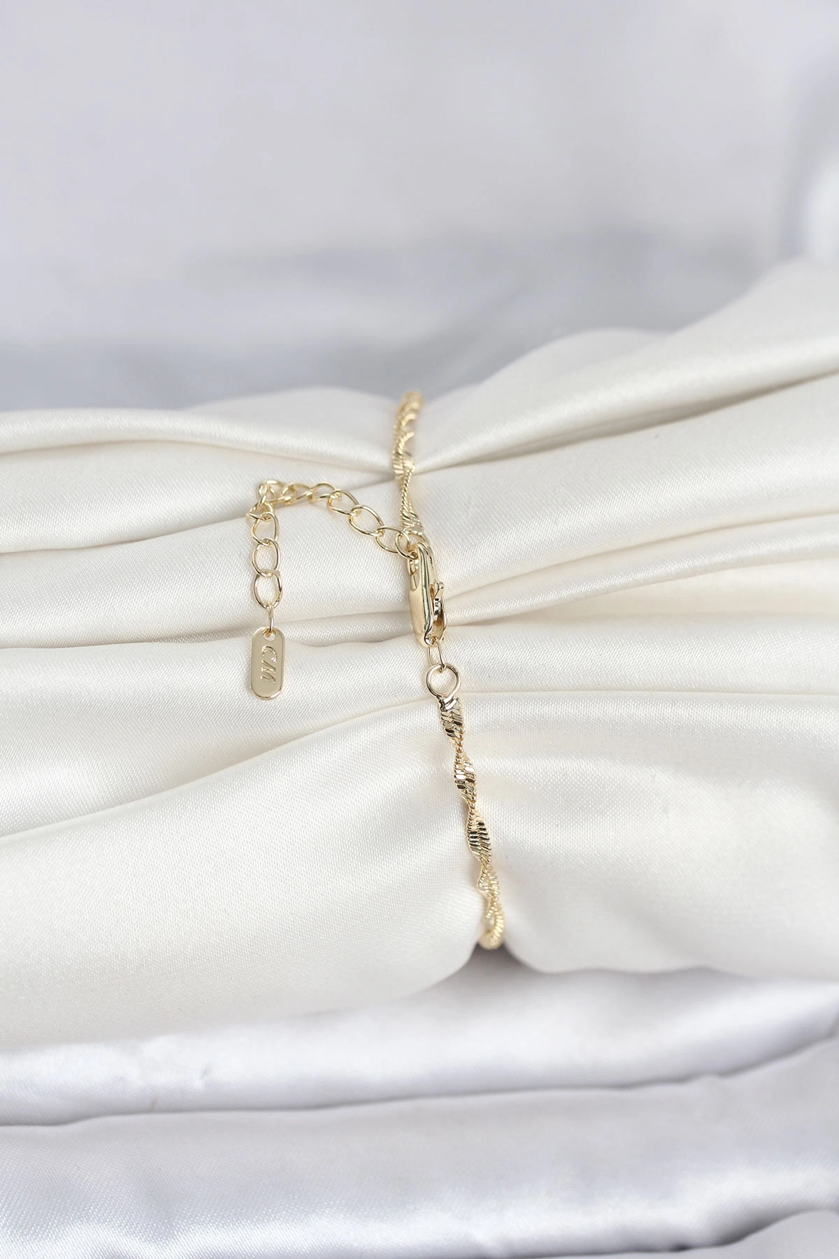 CM 14K Gold Renk Yassı Ezme Burgu Model Kadın Bileklik