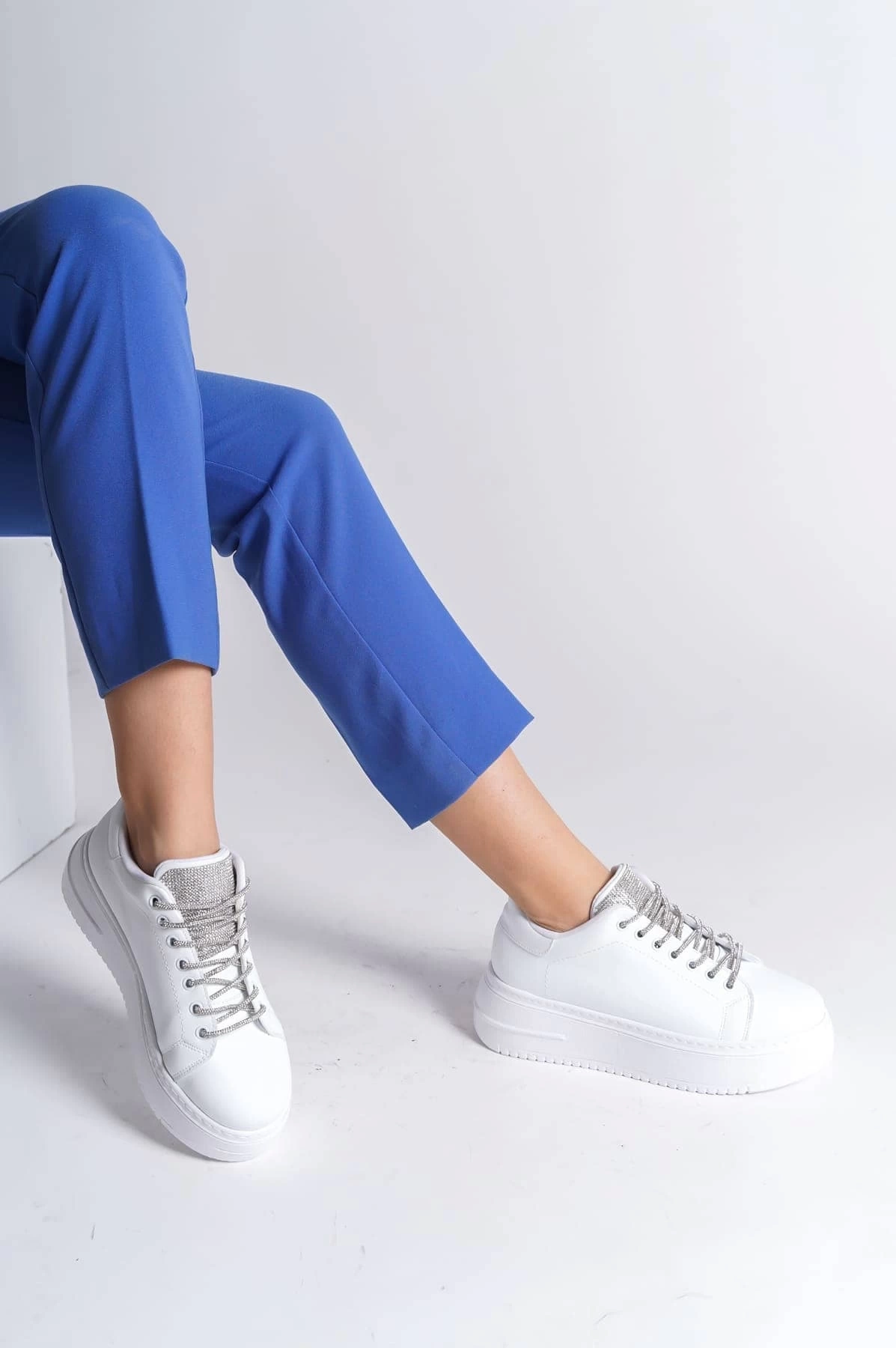 DELLA Bağcıklı Ortopedik Taban Taşlı Kadın Sneaker Spor Ayakkabı BT - Beyaz
