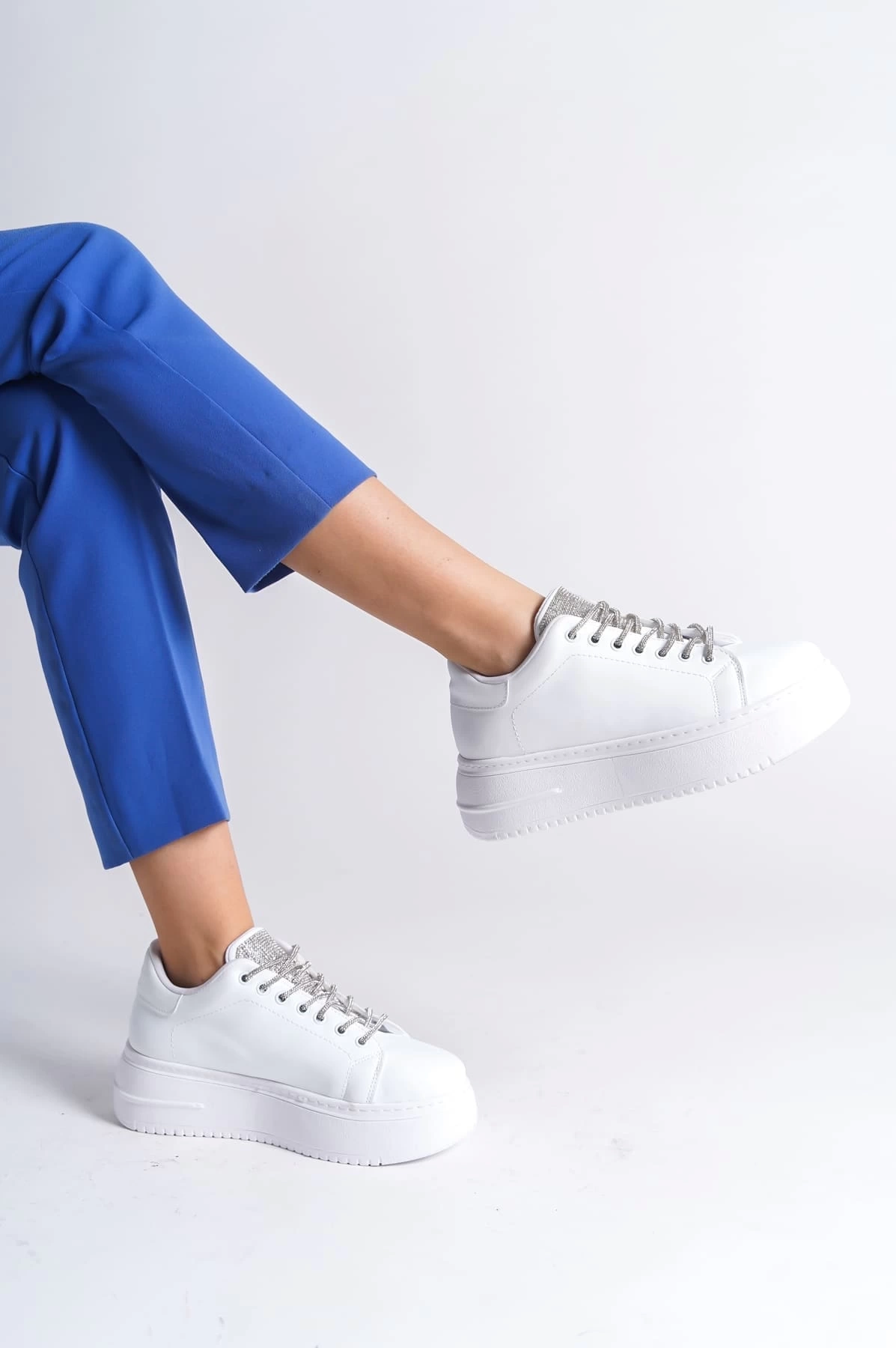 DELLA Bağcıklı Ortopedik Taban Taşlı Kadın Sneaker Spor Ayakkabı BT - Beyaz