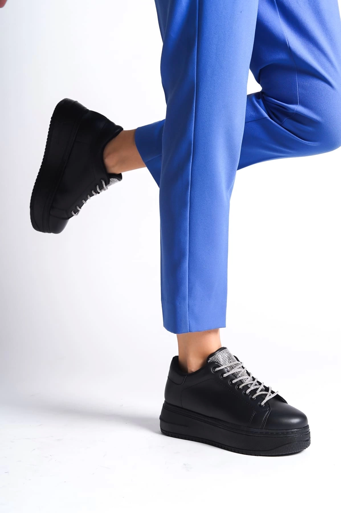 DELLA Bağcıklı Ortopedik Taban Taşlı Kadın Sneaker Spor Ayakkabı  ST - Siyah