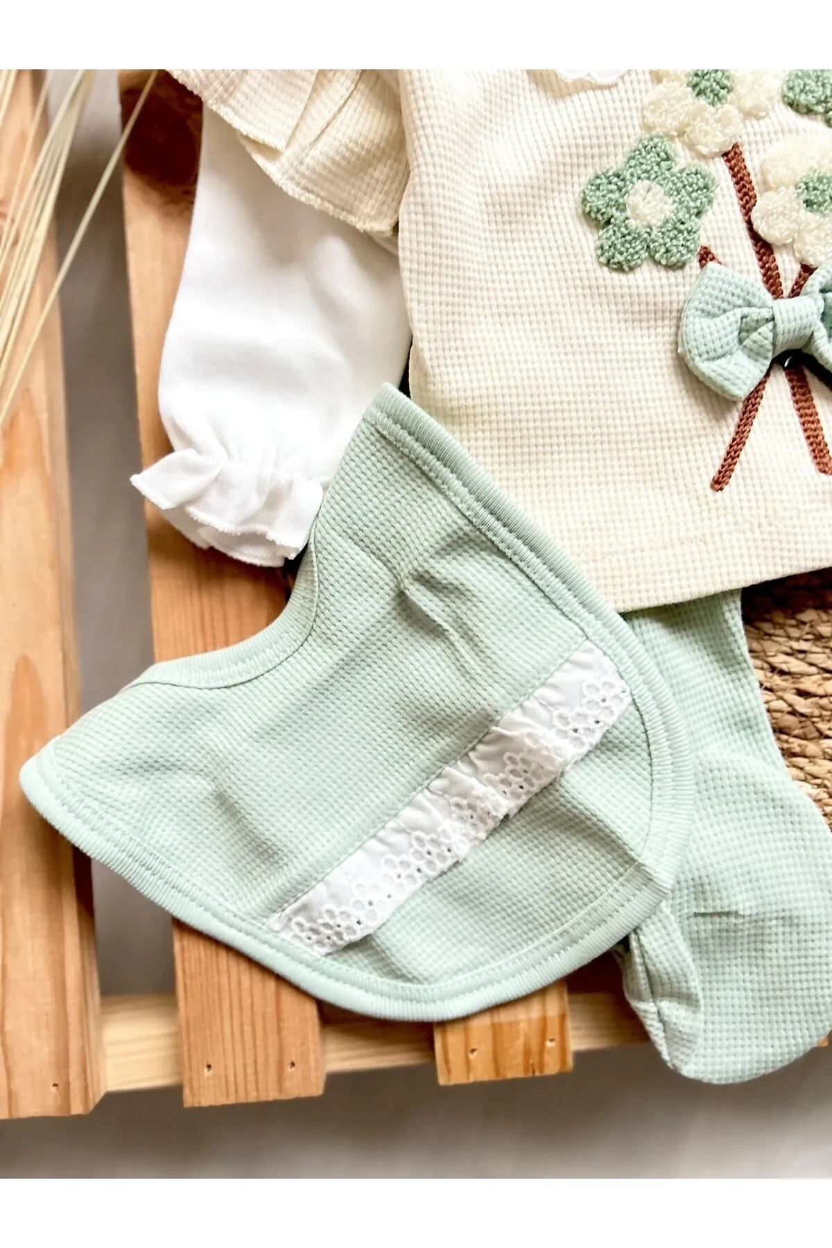 Fiyonk Ve Çiçek Detaylı %100 Pamuk 10 Parça Bebek Hastane Çıkış