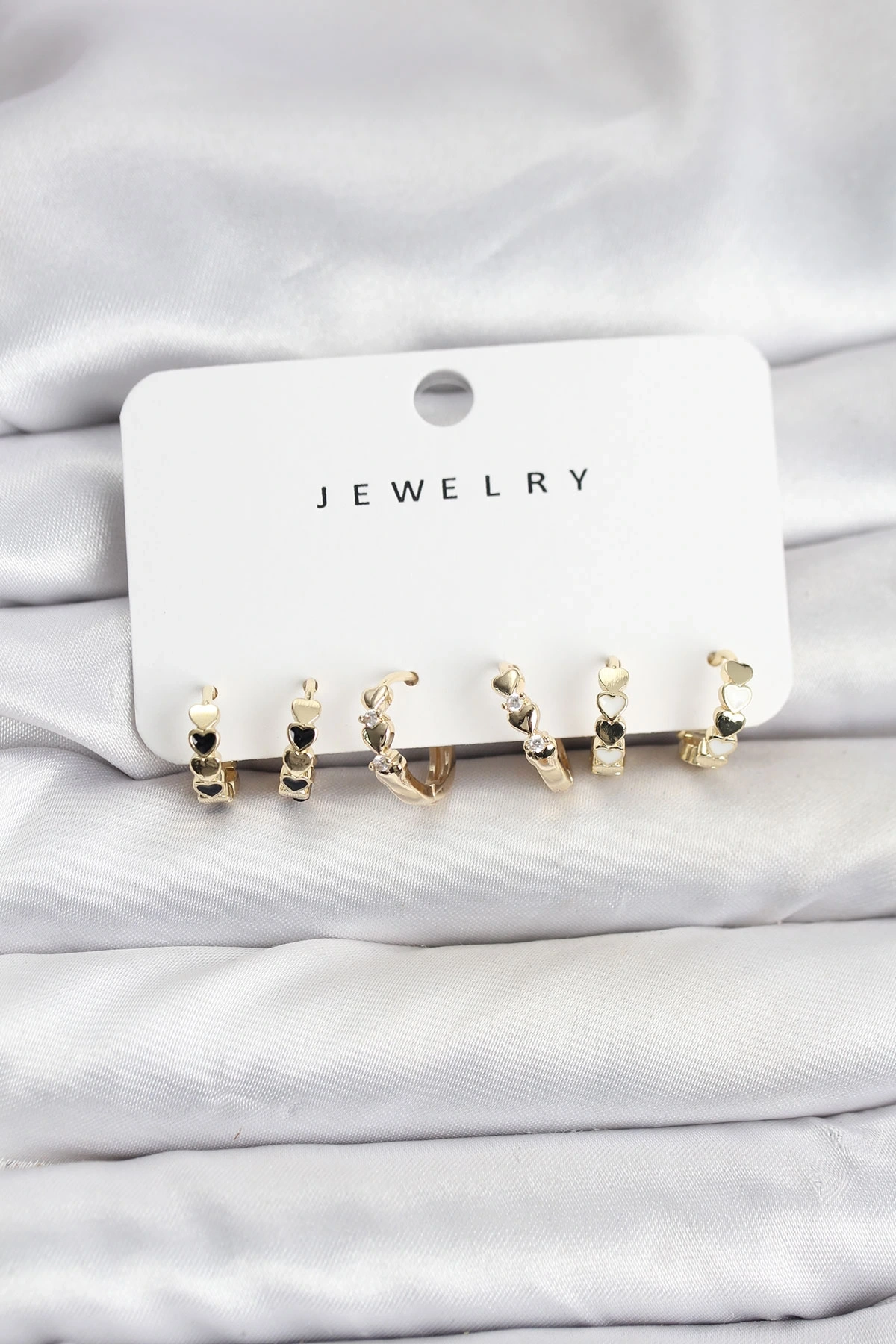 Gold Renk Pirinç Minimal Kalp Detaylı Kadın Küpe Seti