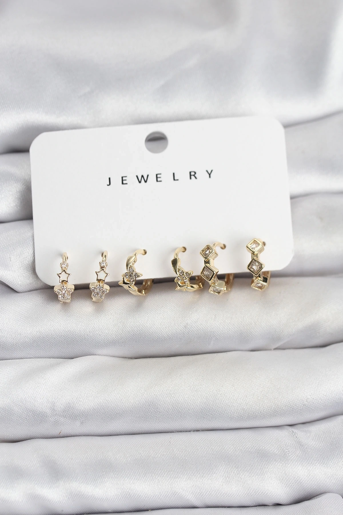 Gold Renk Pirinç Yıldız Modelli Kadın Küpe Seti