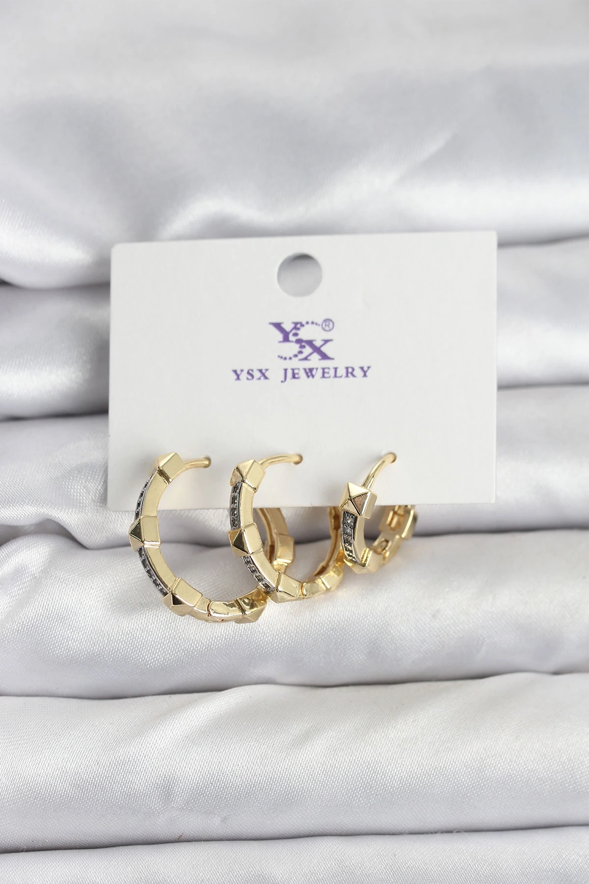 Gold Renk Zirkon Taşlı Kadın Küpe