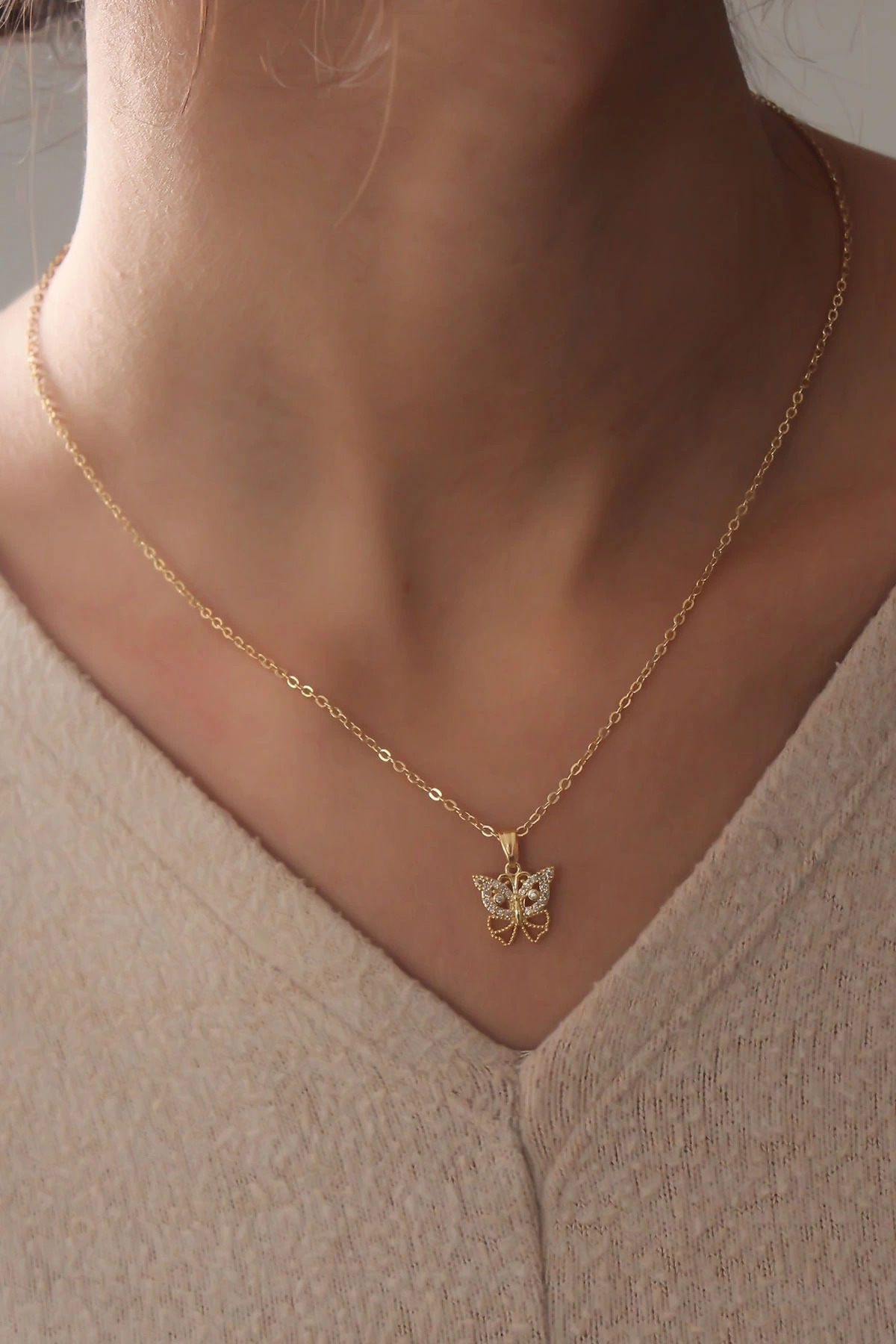 Gold Renk Zirkon Taşlı Kelebek Figür Kadın Kolye