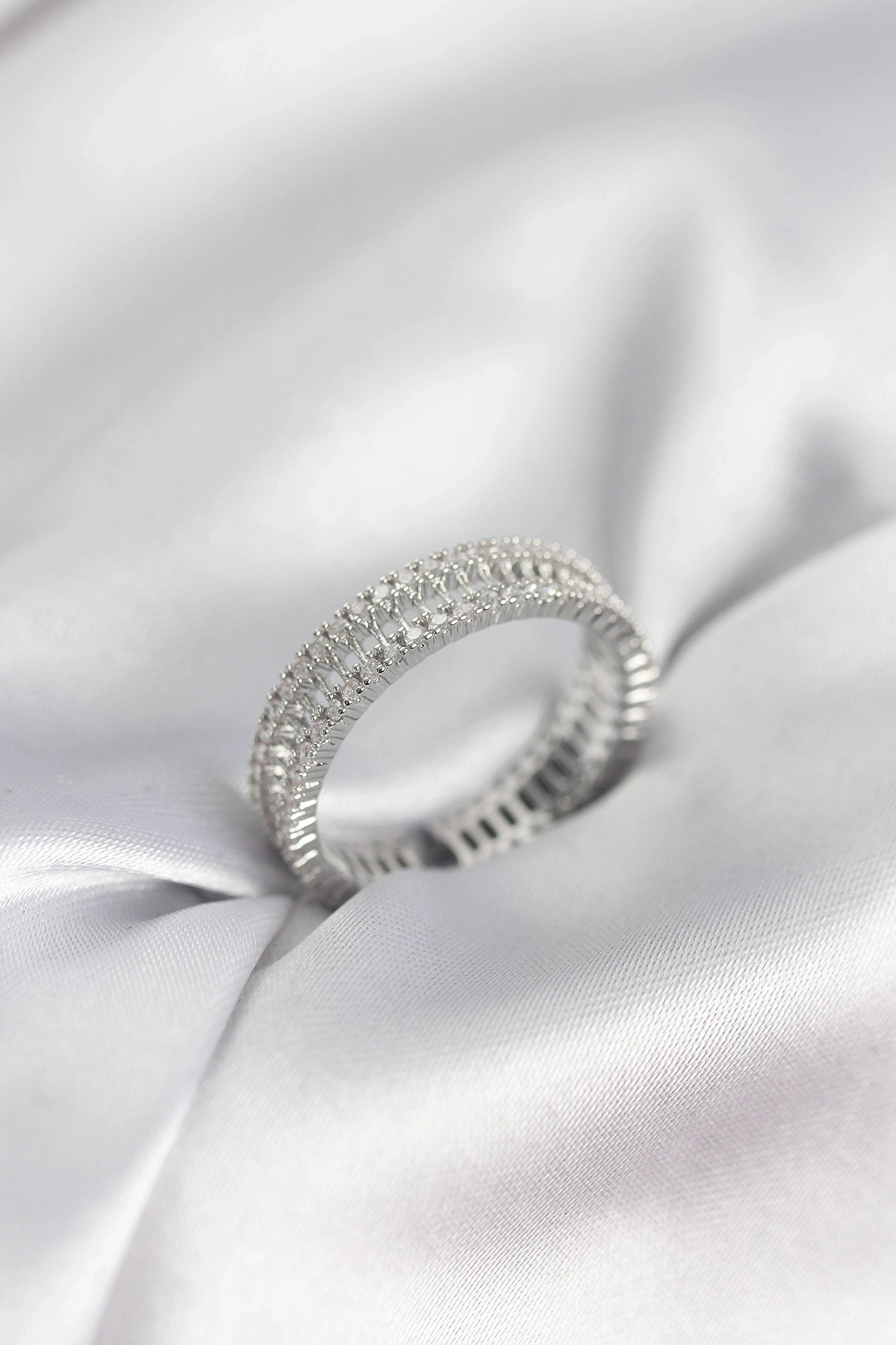 Gümüş Renk Minimal Zirkon Taşlı Kadın Yüzük