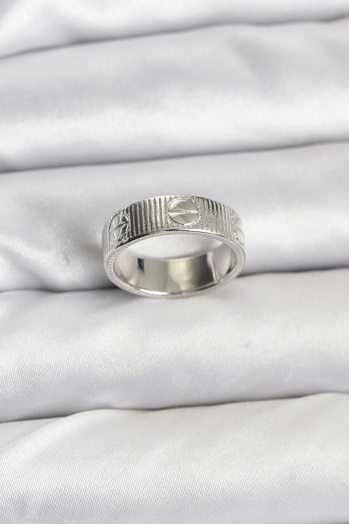 Gümüş Renk Model Kadın Yüzük