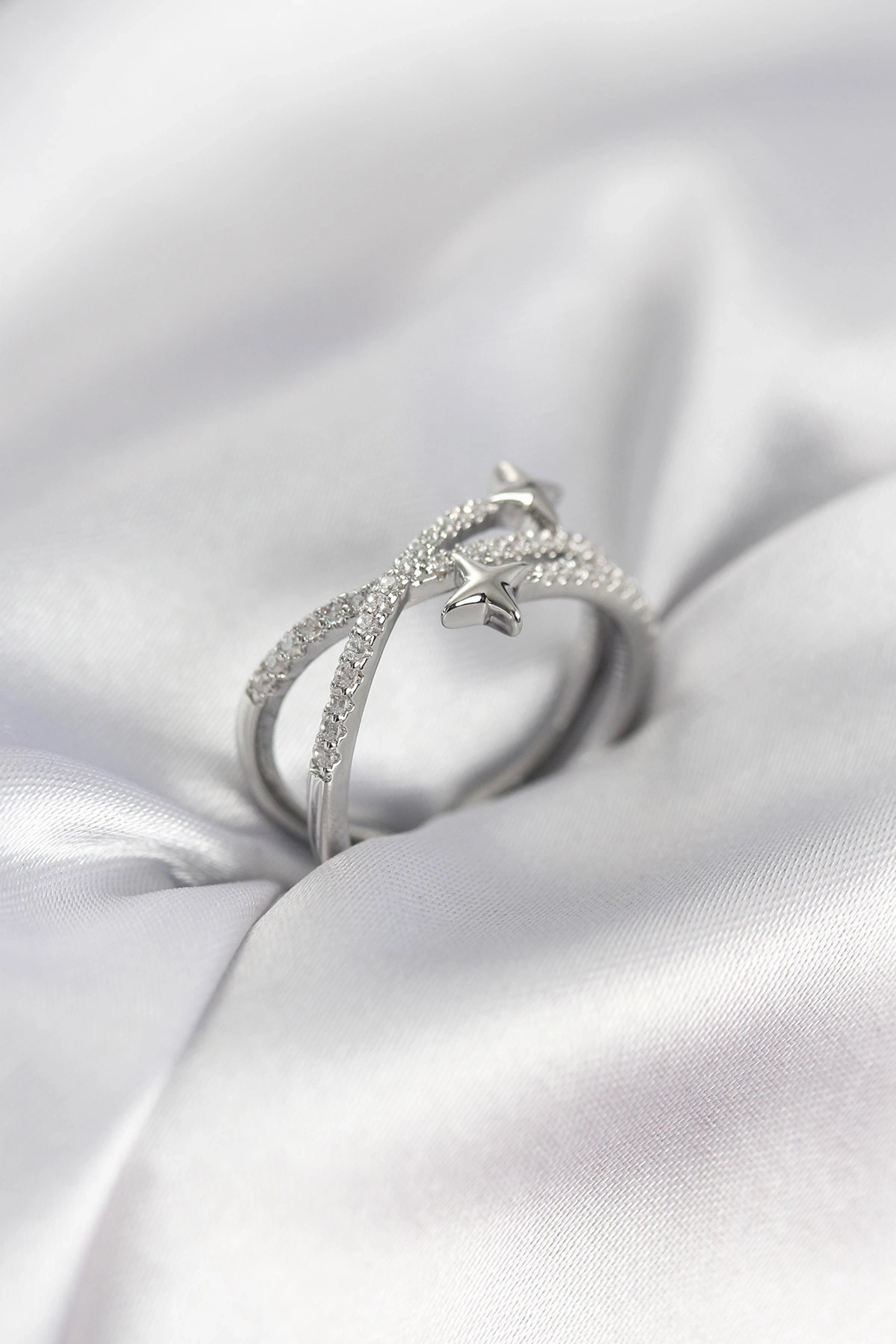 Gümüş Renk Zirkon Taşlı Halley Model Kadın Yüzük