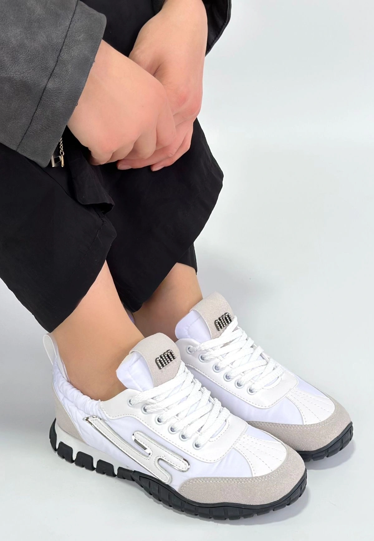 Huer Beyaz Nubuk Bağcıklı Spor Ayakkabı