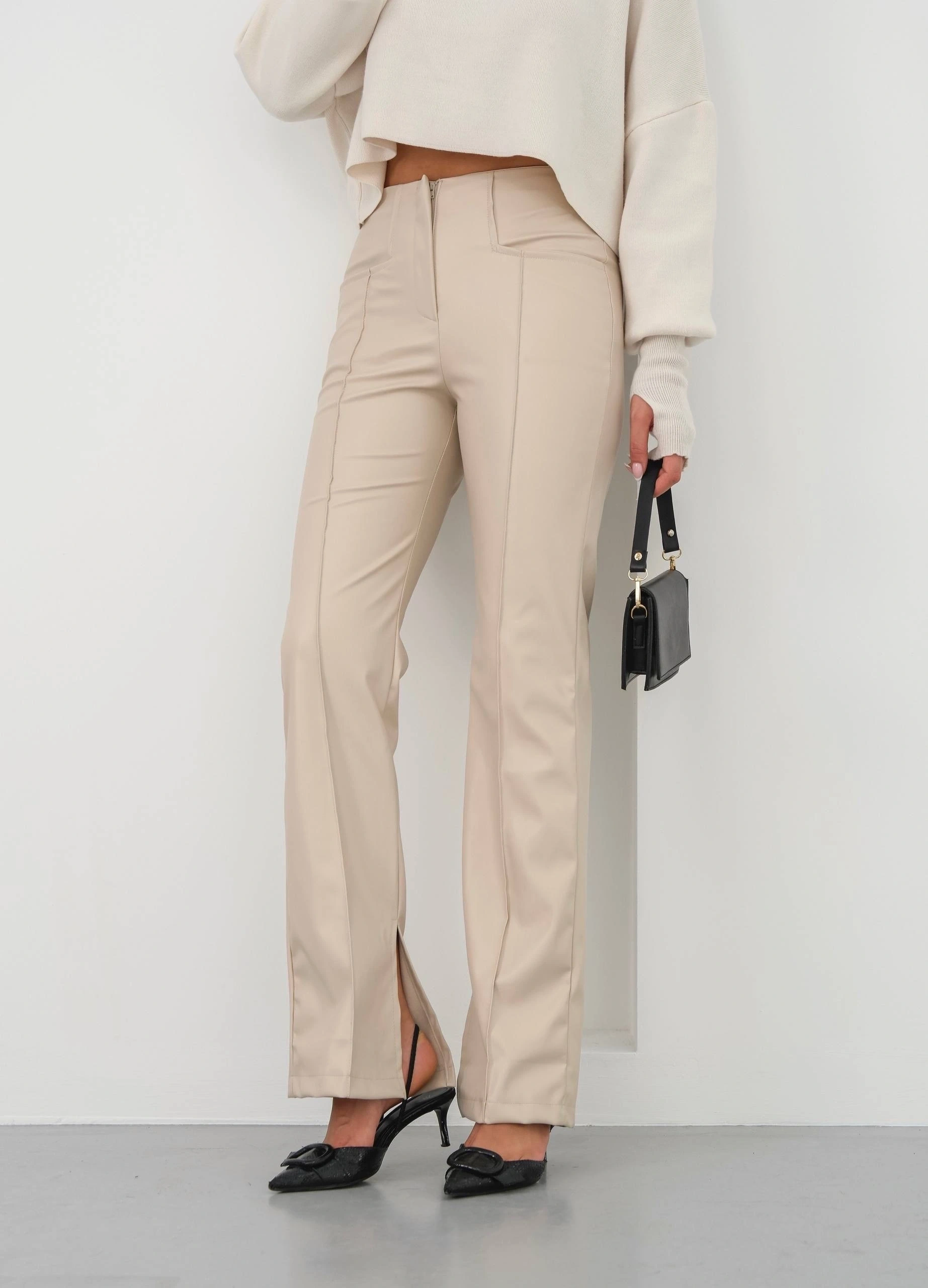 İspanyol yırtmaçlı paça deri pantolon bej hn