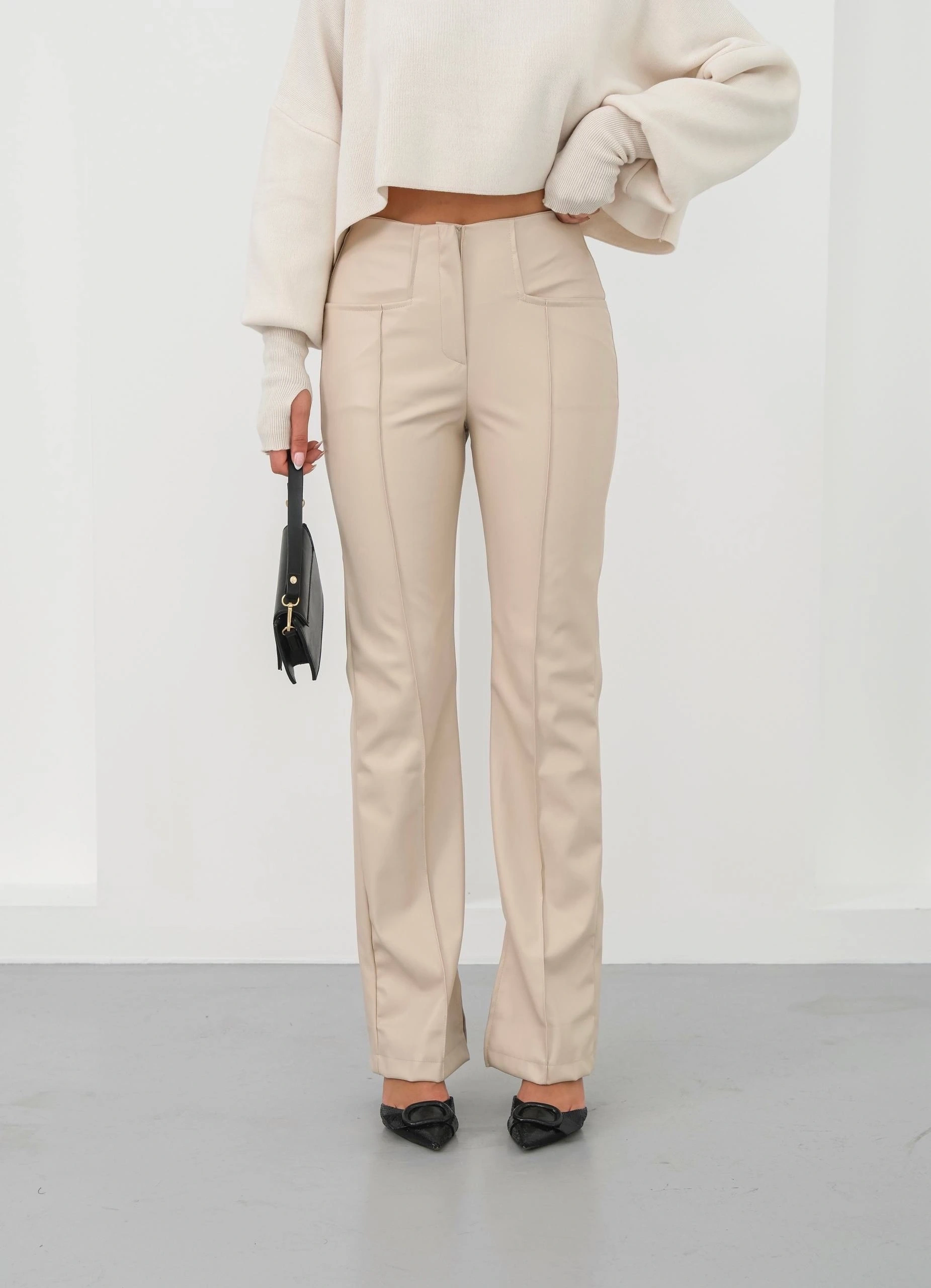 İspanyol yırtmaçlı paça deri pantolon bej hn