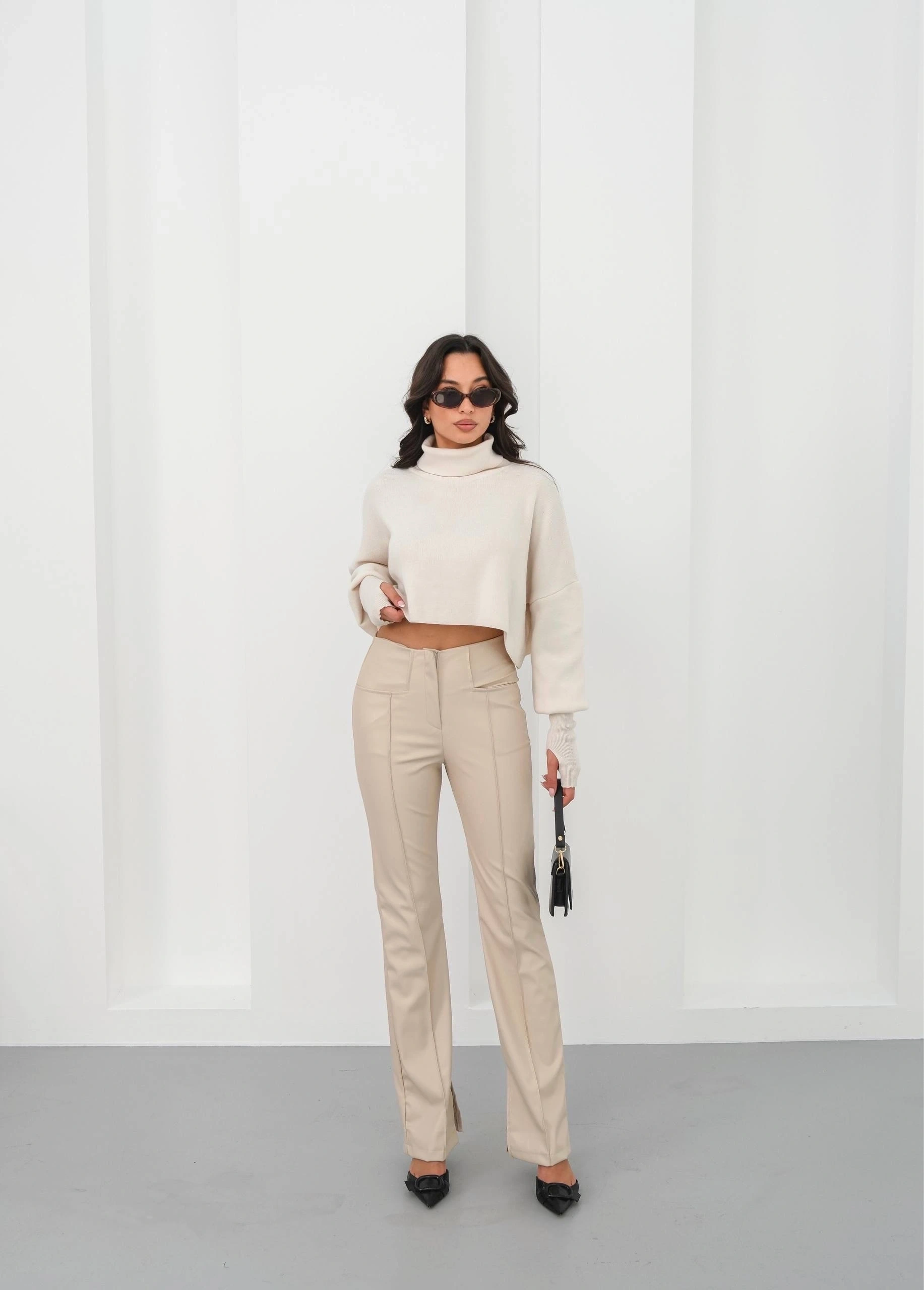 İspanyol yırtmaçlı paça deri pantolon bej hn