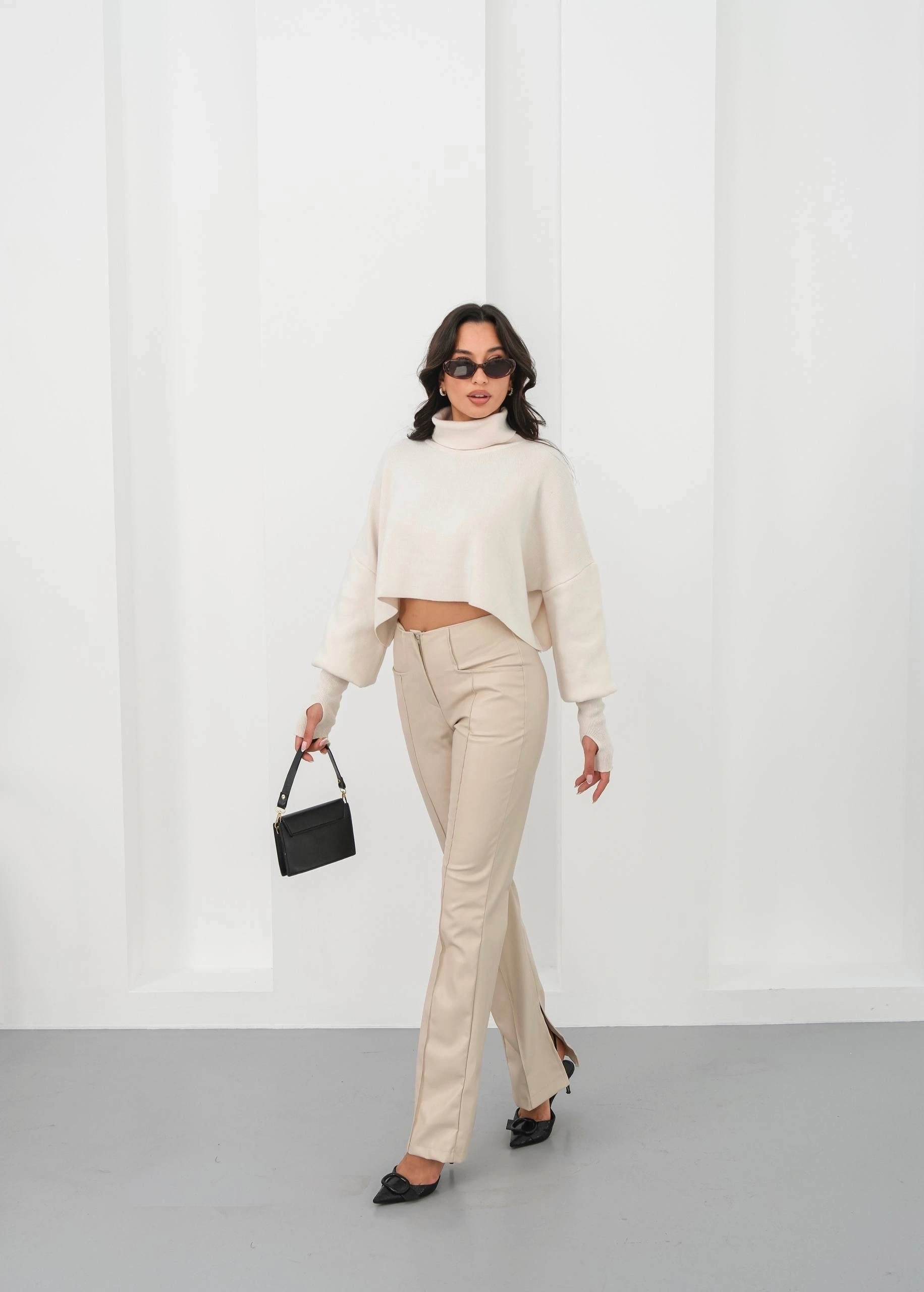 İspanyol yırtmaçlı paça deri pantolon bej hn