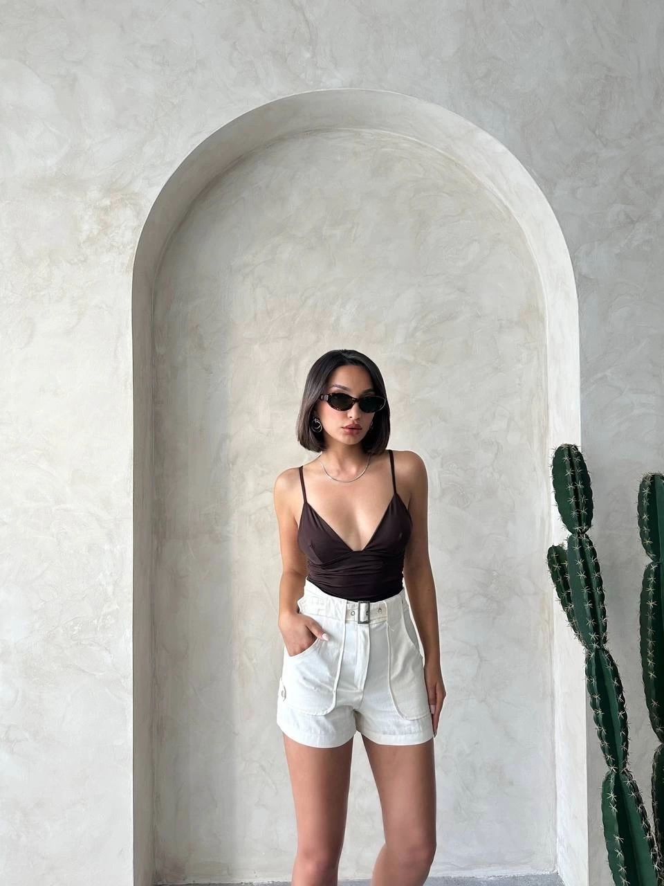 Kemer detaylı gabardin şort krem s25289