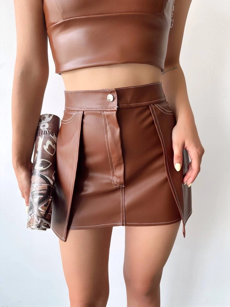 Kontrast deri etek kahve