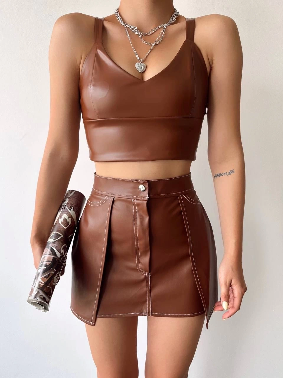 Kontrast deri etek kahve