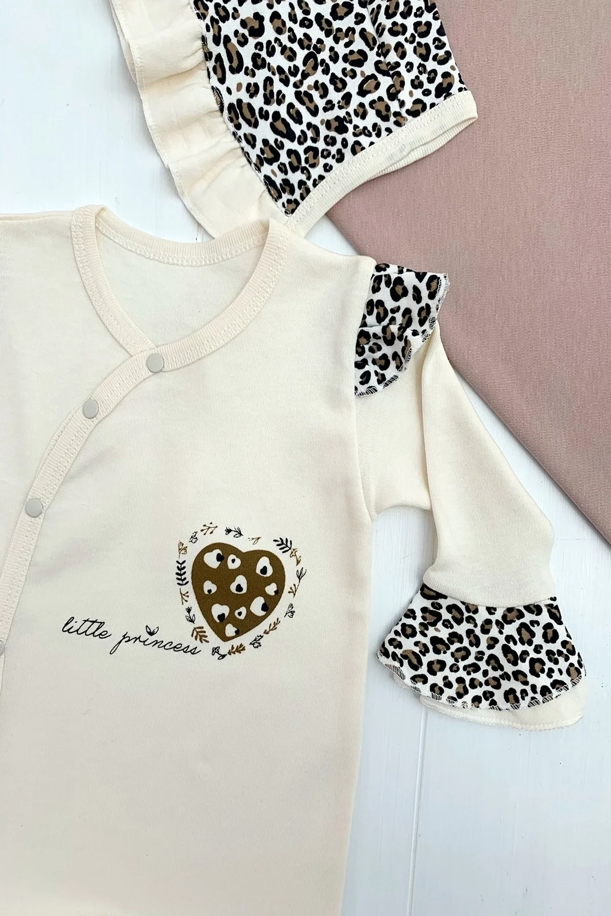 Leopar Desenli 8li Set Yeni Doğan