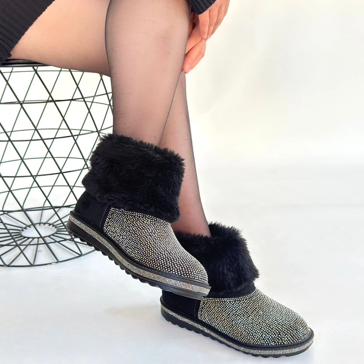 Linka Siyah Süet Gümüş Boncuk İşlemeli Bot