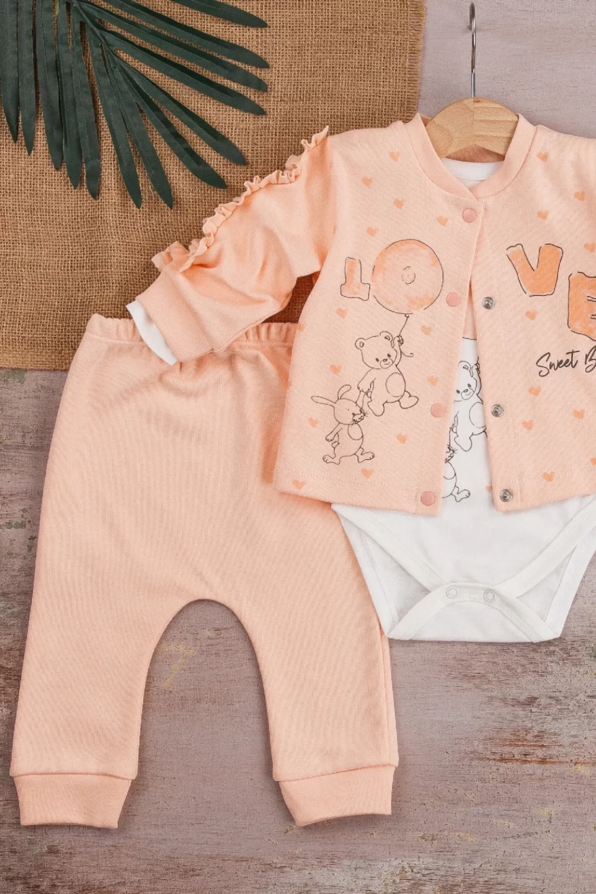 Love Tavşan Desenli Kol Detaylı 3lü Hırkalı Kız Bebek Takım