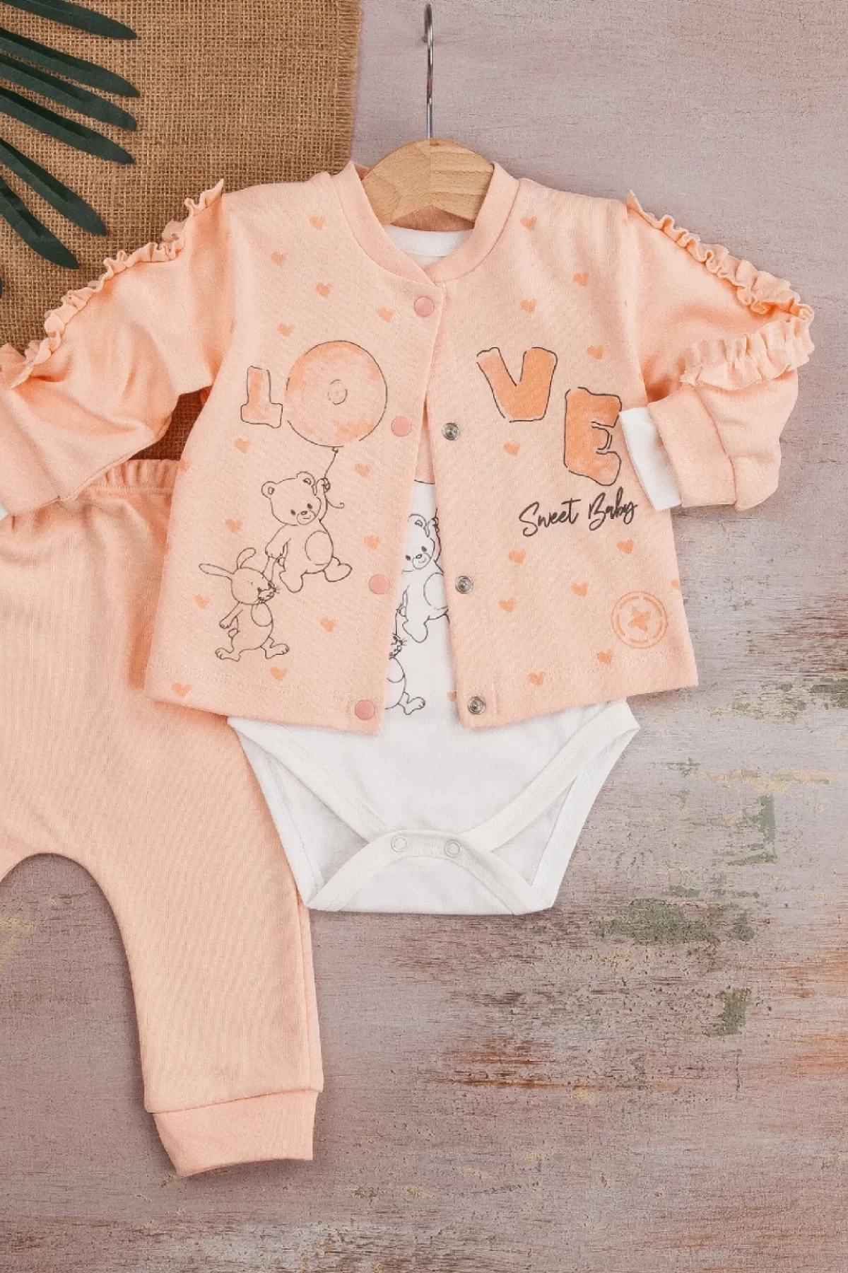 Love Tavşan Desenli Kol Detaylı 3lü Hırkalı Kız Bebek Takım