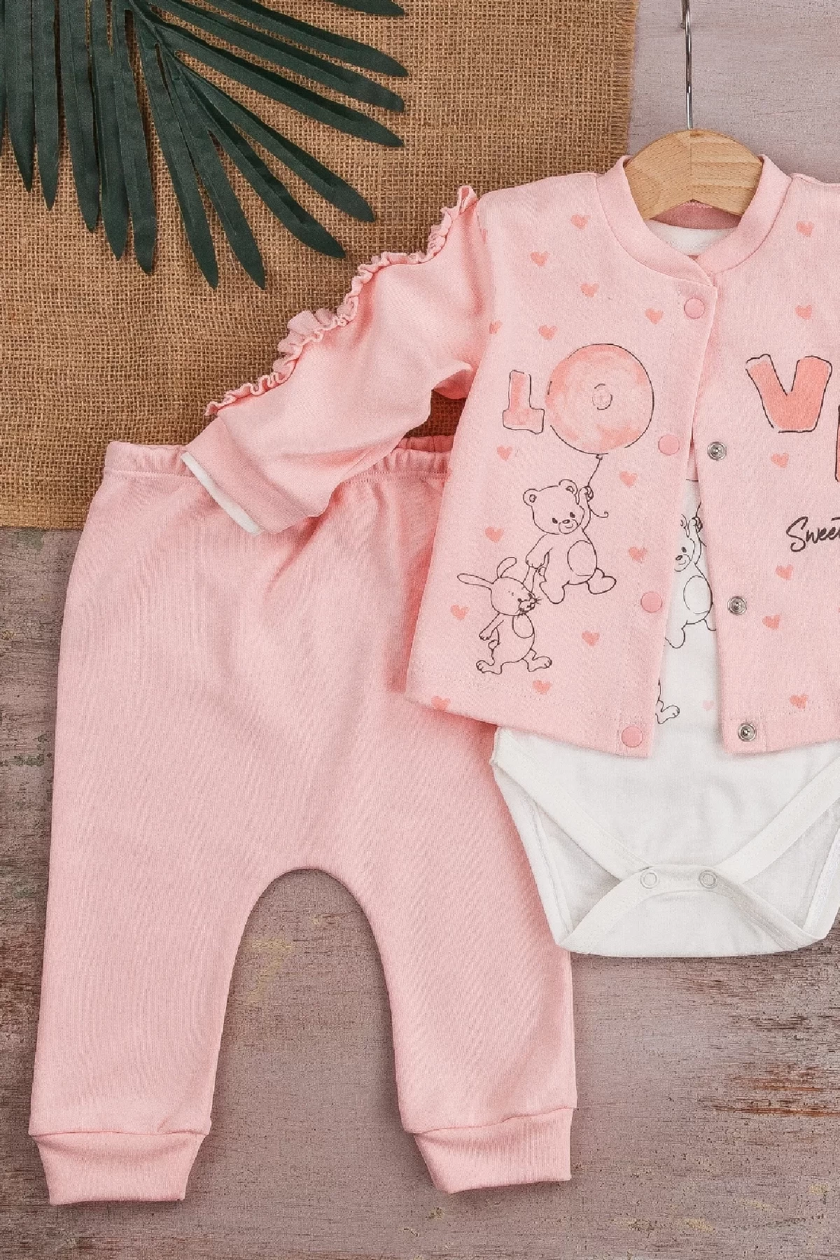 Love Tavşan Desenli Kol Detaylı 3lü Hırkalı Kız Bebek Takım