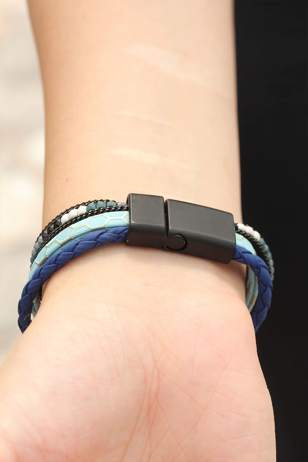 Mavi Renk Desenli Tasarımlı Taşlı Lacivert Örgü Model Kadın Deri Bileklik