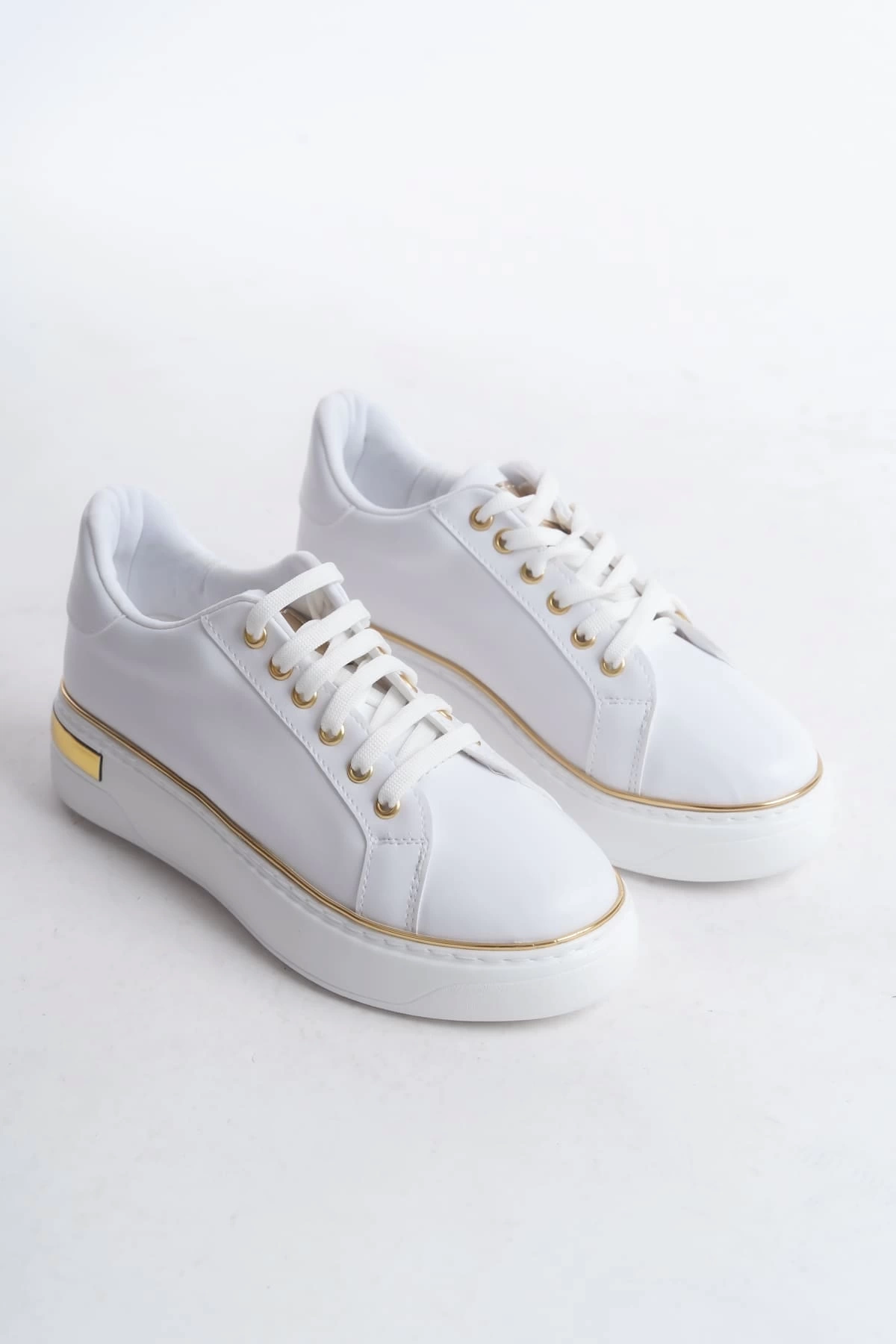 MINA Bağcıklı Ortopedik Taban Kadın Sneaker Spor Ayakkabı  BT - Beyaz/Altın