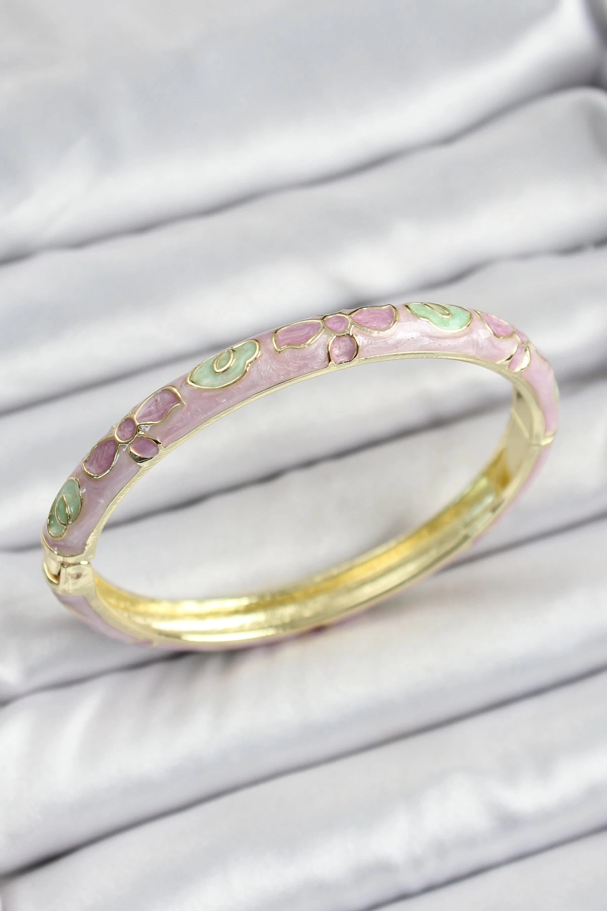 Mineli Gold Renk Pirinç Pembe Çiçek Desenli Kadın Kelepçe