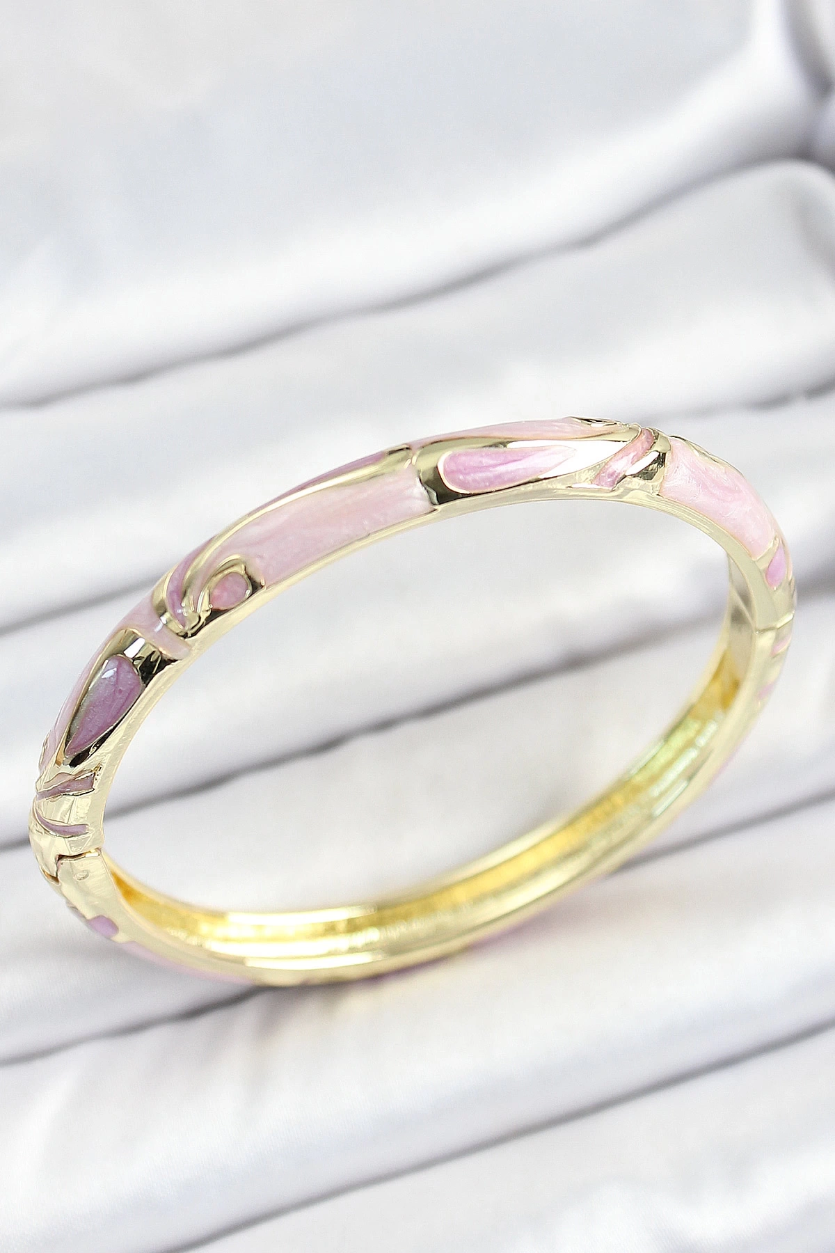 Mineli Pirinç Pembe Desenli Gold Renk Kadın Kelepçe