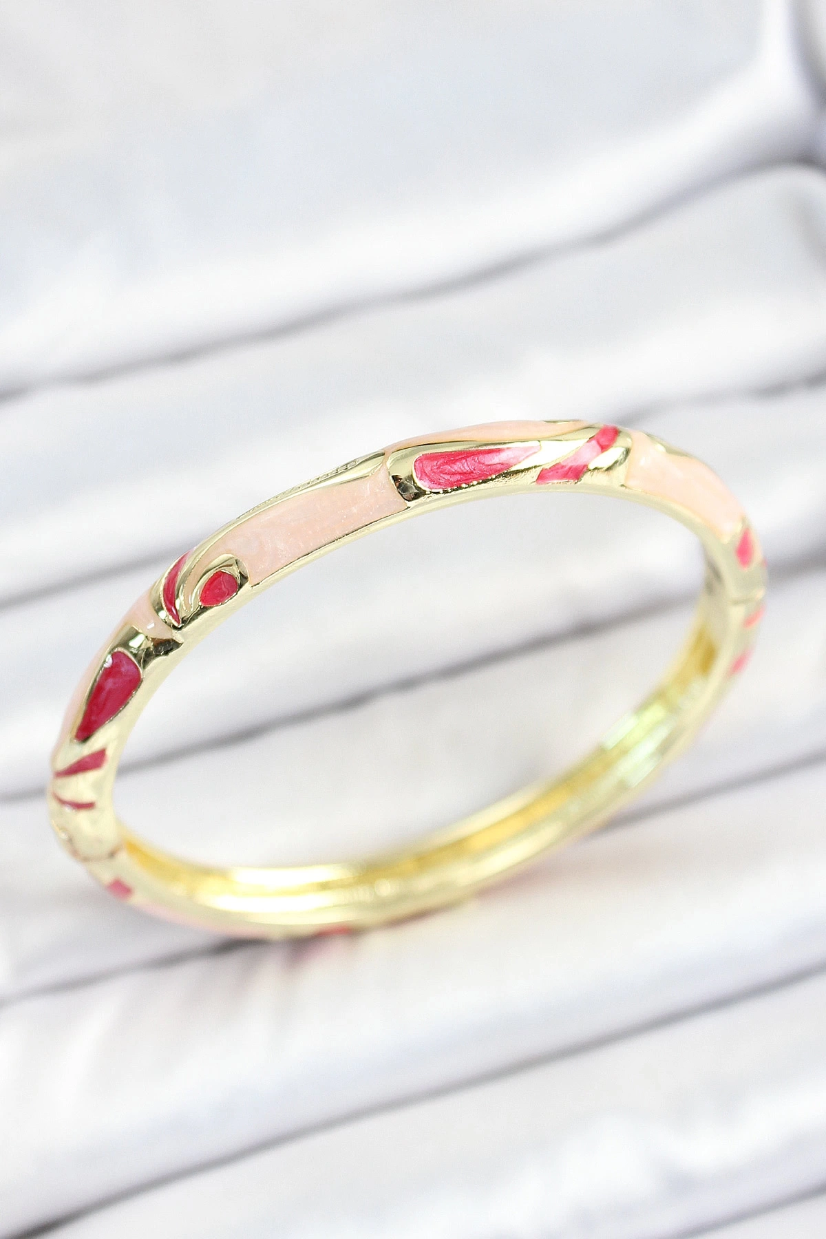 Mineli Pirinç Pembe Desenli Gold Renk Kadın Kelepçe