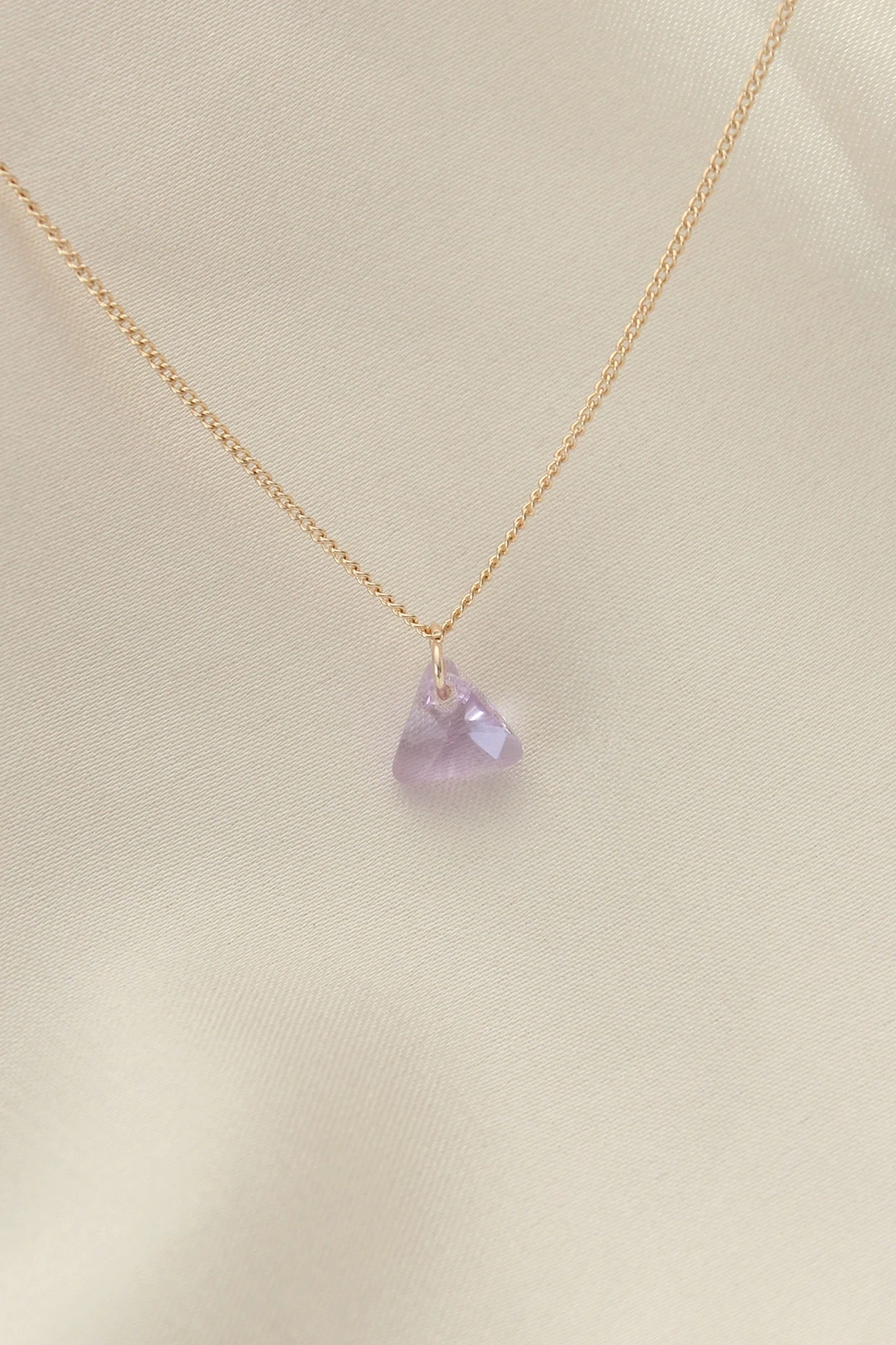 Minimal Lila Kristal Taşlı Kolye
