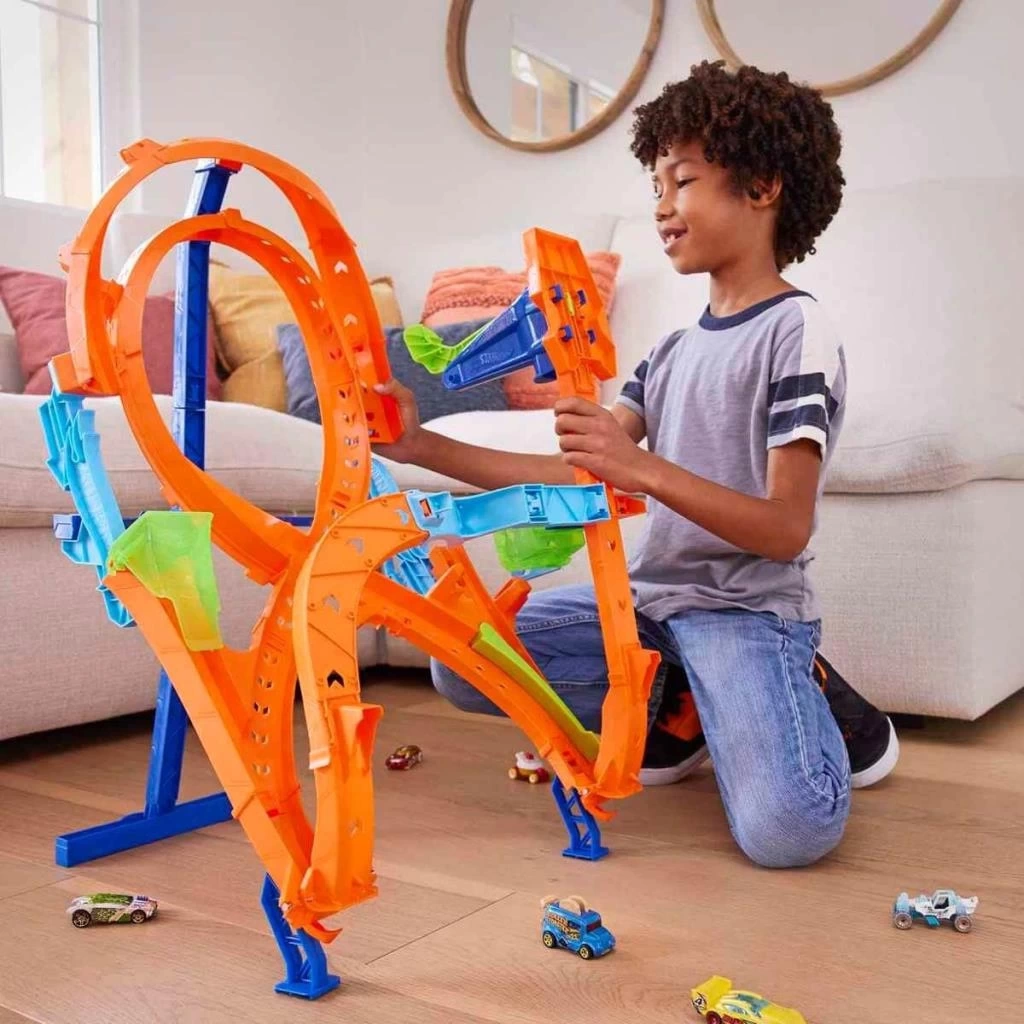 Nessiworld HMB15 Hot Wheels Dikey Yarış Heyecanı Oyun Seti