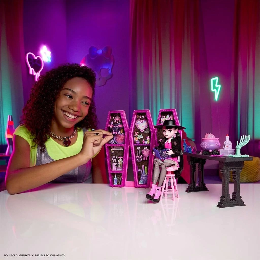 Nessiworld JBF15 Monster High Draculauranın Gizemli İksirler Odası