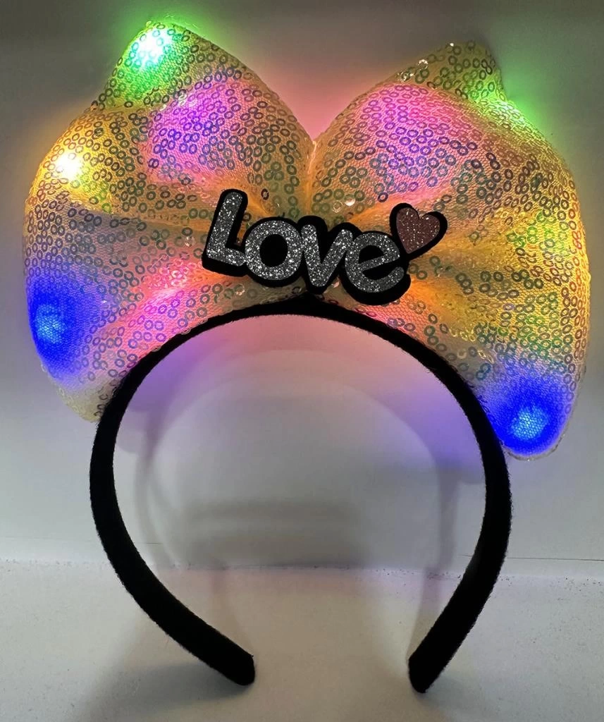 Nessiworld   Led Işıklı 3 Farklı Fonksiyonda Yanan Gümüş Love Yazılı Sarı Fiyonk Taç 20X17 cm