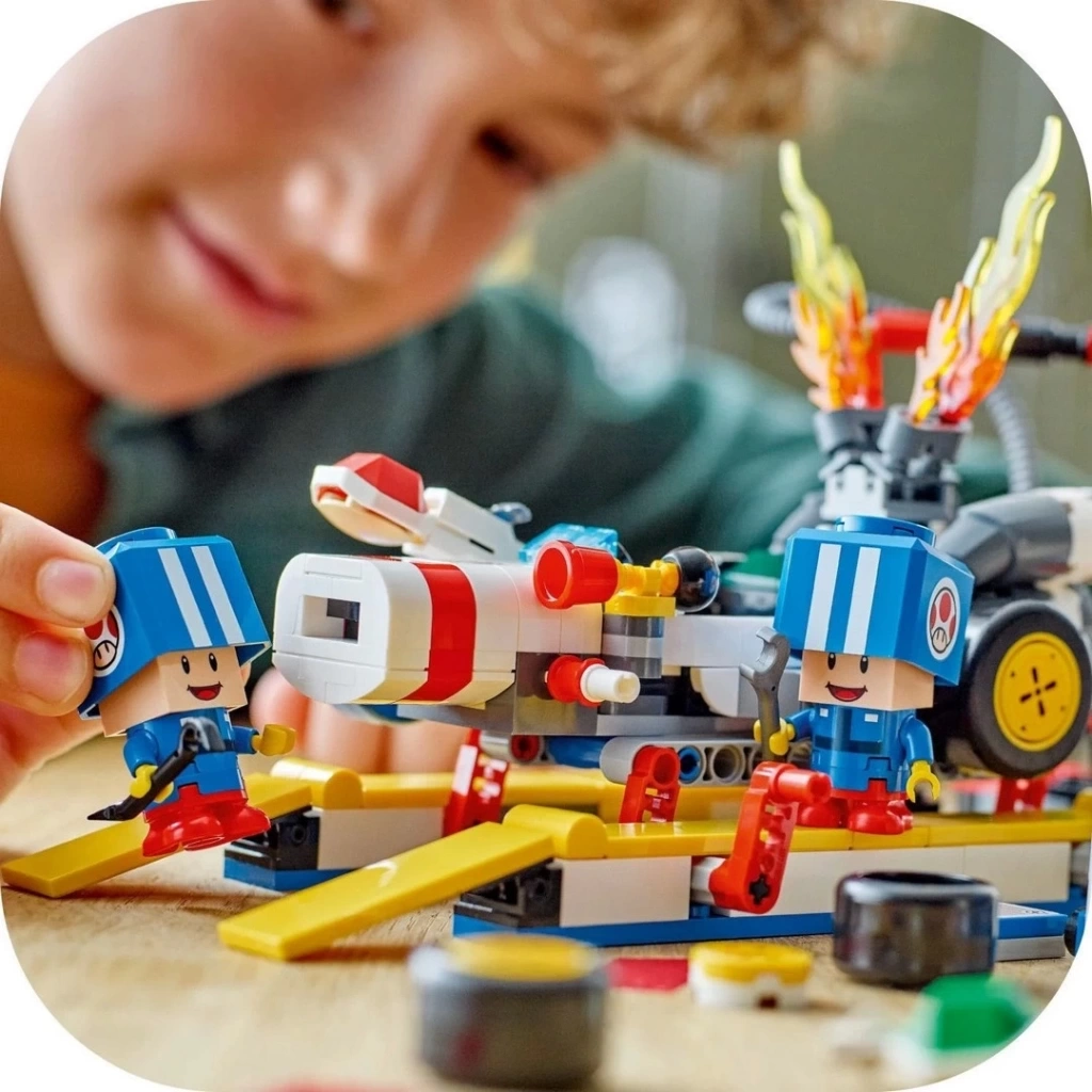 Nessiworld LEGO Super Mario: Mario Kart Toad’un Garajı, Nintendo Karakter Hediyesi 72035