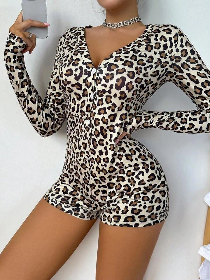 Pamuklu Leopar Desenli Düğmeli Uzun Kol Tulum Pijama