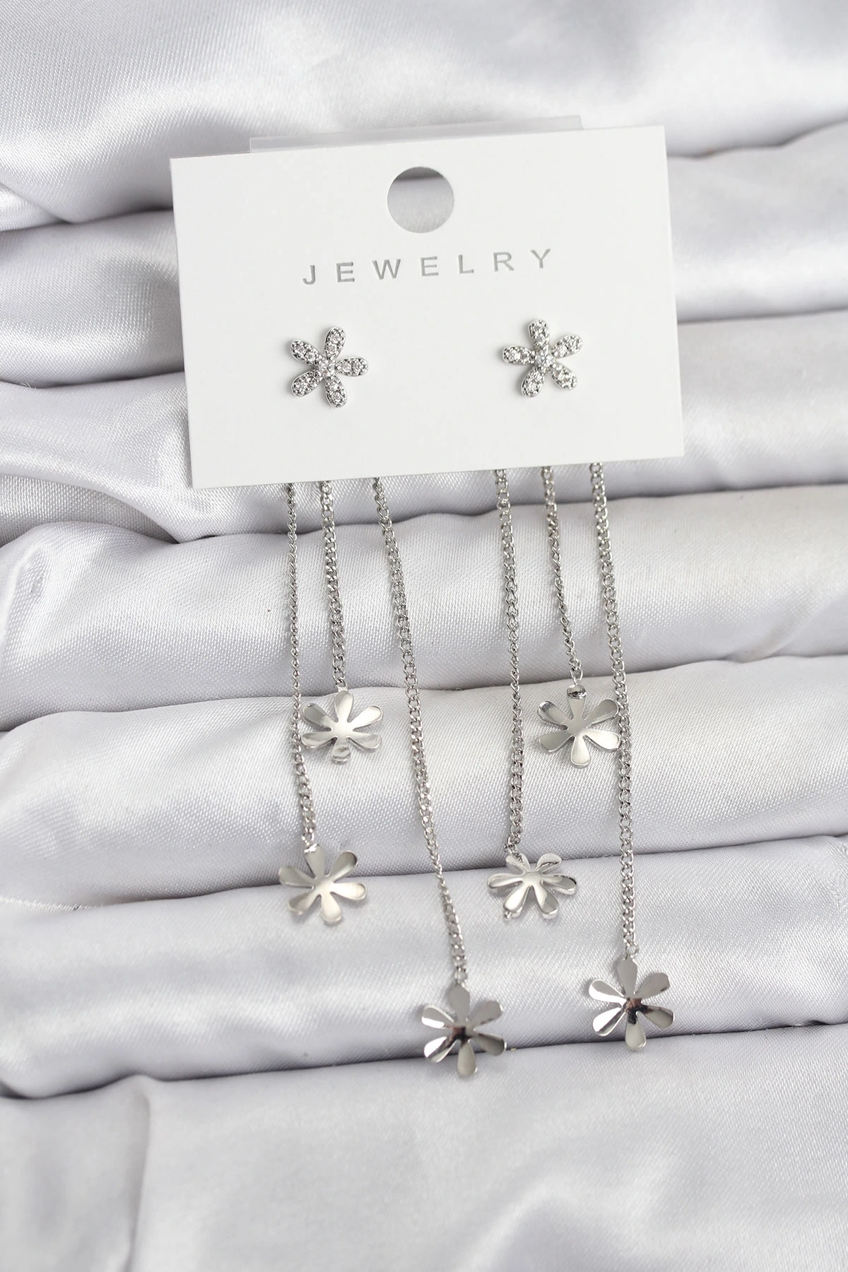 Papatya Model Gümüş Renk Pirinç Sallantılı Kadın Küpe