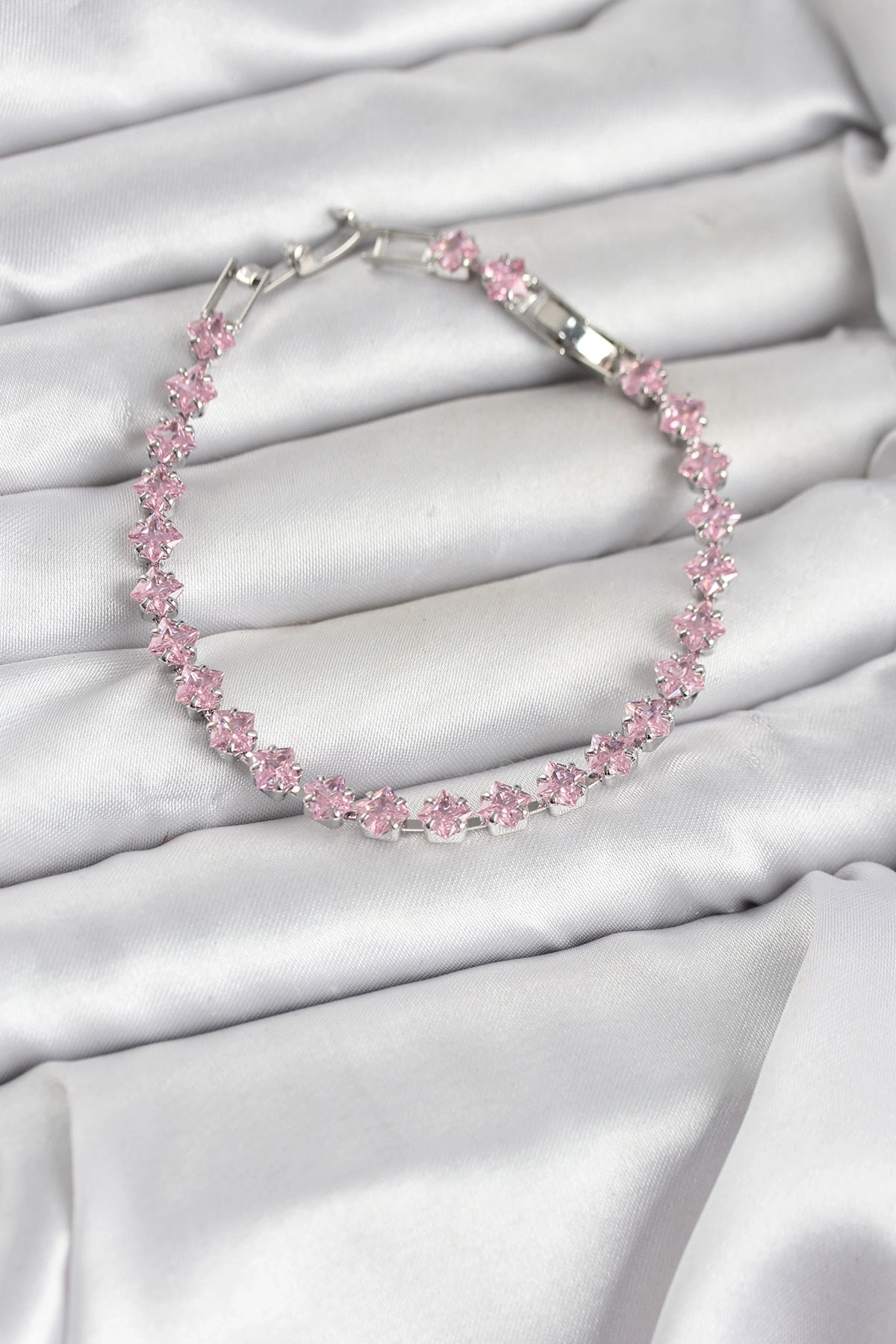 Pembe Kare Zirkon Taşlı Gümüş Renk Pirinç Su Yolu Kadın Bileklik