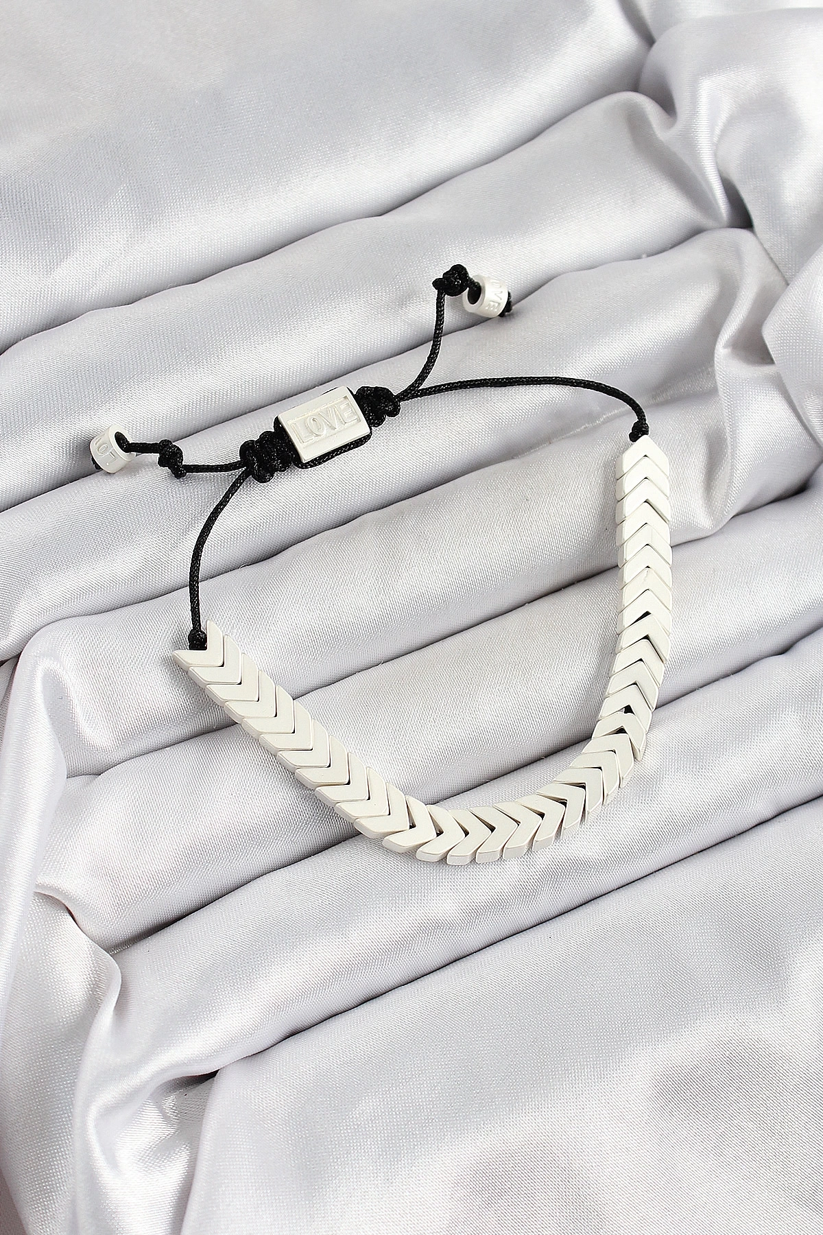 Pirinç Asansörlü Beyaz Juju Kadın Bileklik