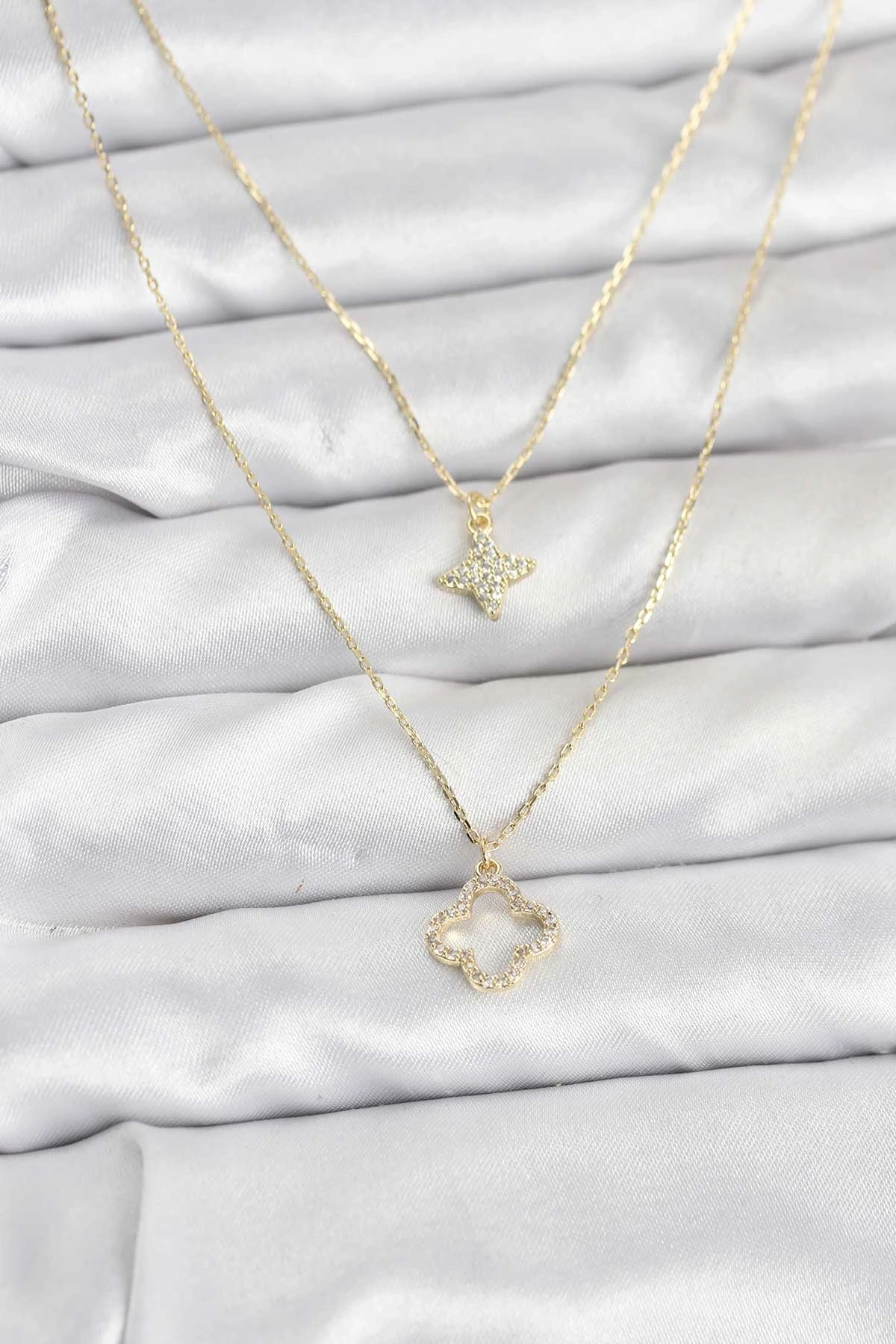 Pirinç Gold Renk Yonca Model 2li Kadın Kolye