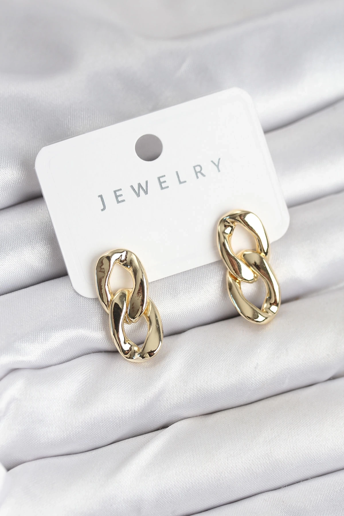 Pirinç Gold Renk Zincir Model Kadın Küpe