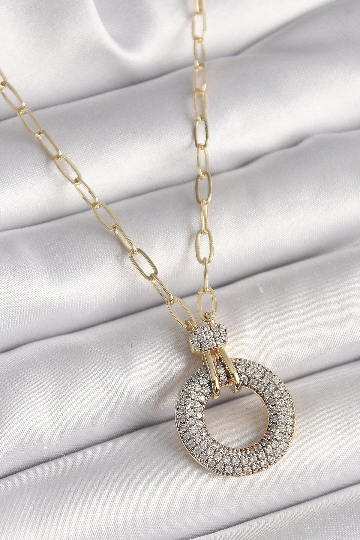Pirinç Gold Renk Zirkon Taşlı Madalyon Model Kadın Kolye
