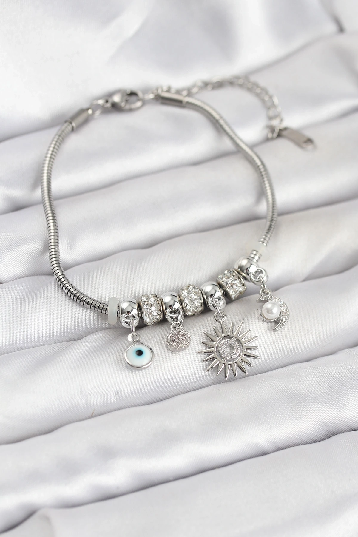 Pirinç Gümüş Renk Güneş Charmlı Kadın Bileklik