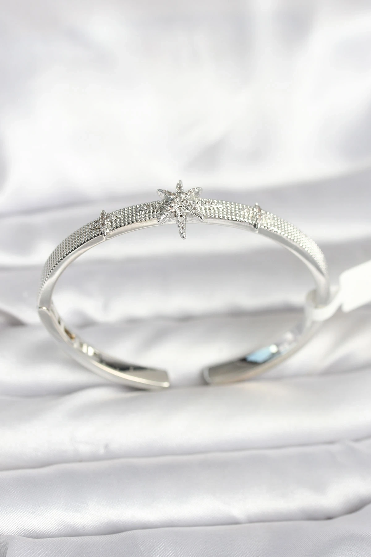 Pirinç Gümüş Renk Kutup Yıldızı Model Kadın Kelepçe Bileklik