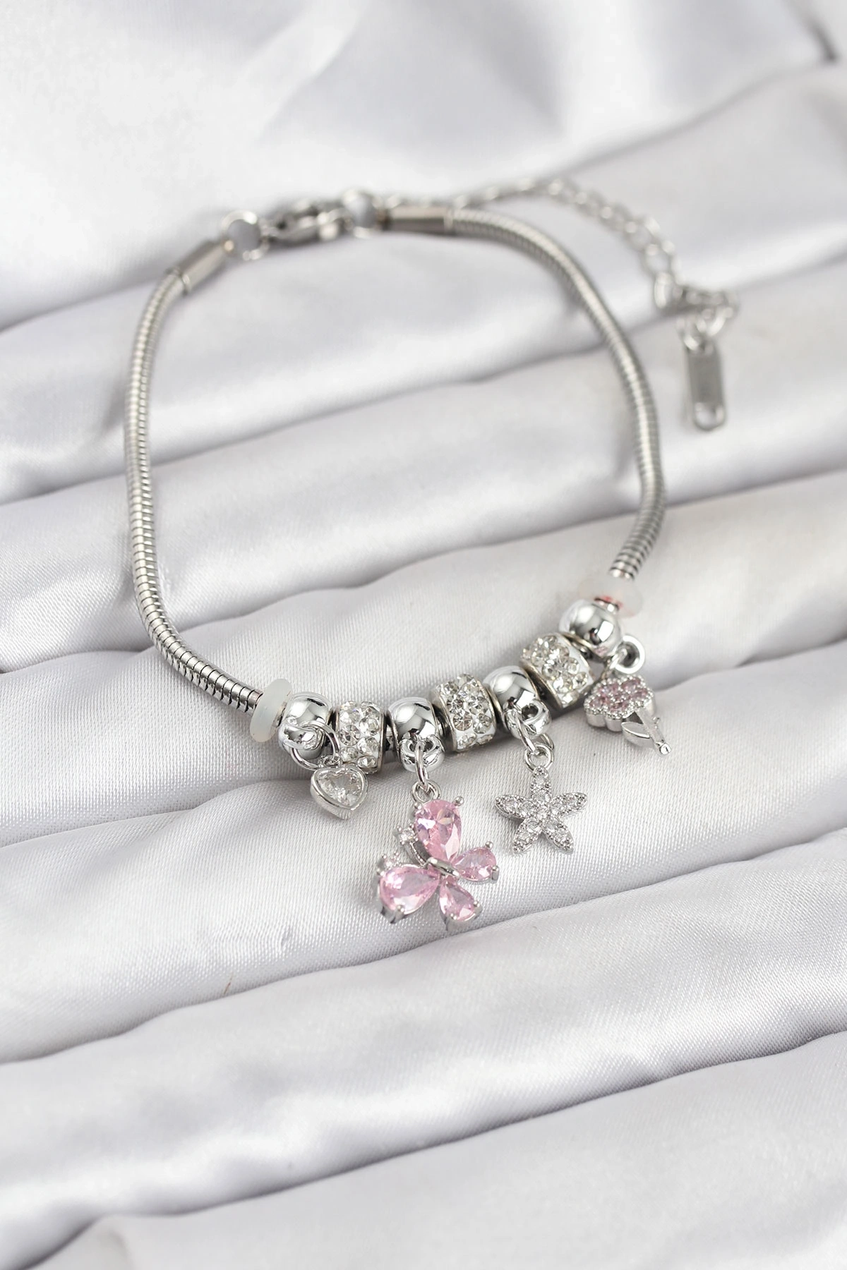 Pirinç Gümüş Renk Pembe Kelebek Charmlı Kadın Bileklik