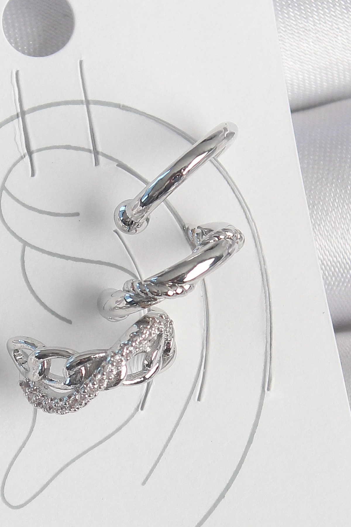 Pirinç Gümüş Renk Zirkon Taşlı 3Lü Model Sonsuzluk Zincir Model Kıkırdak Küpe