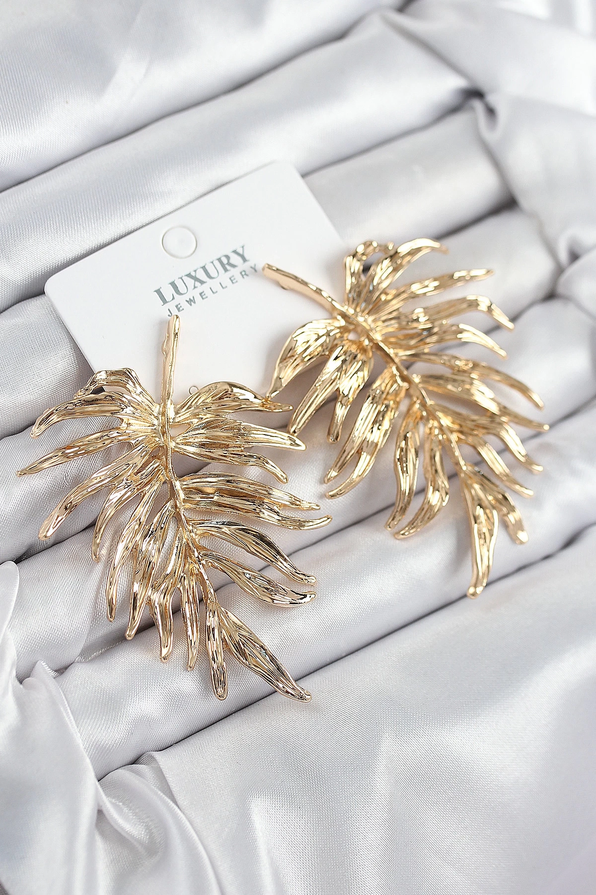 Pirinç Yaprak Model Gold Renk Kadın Küpe